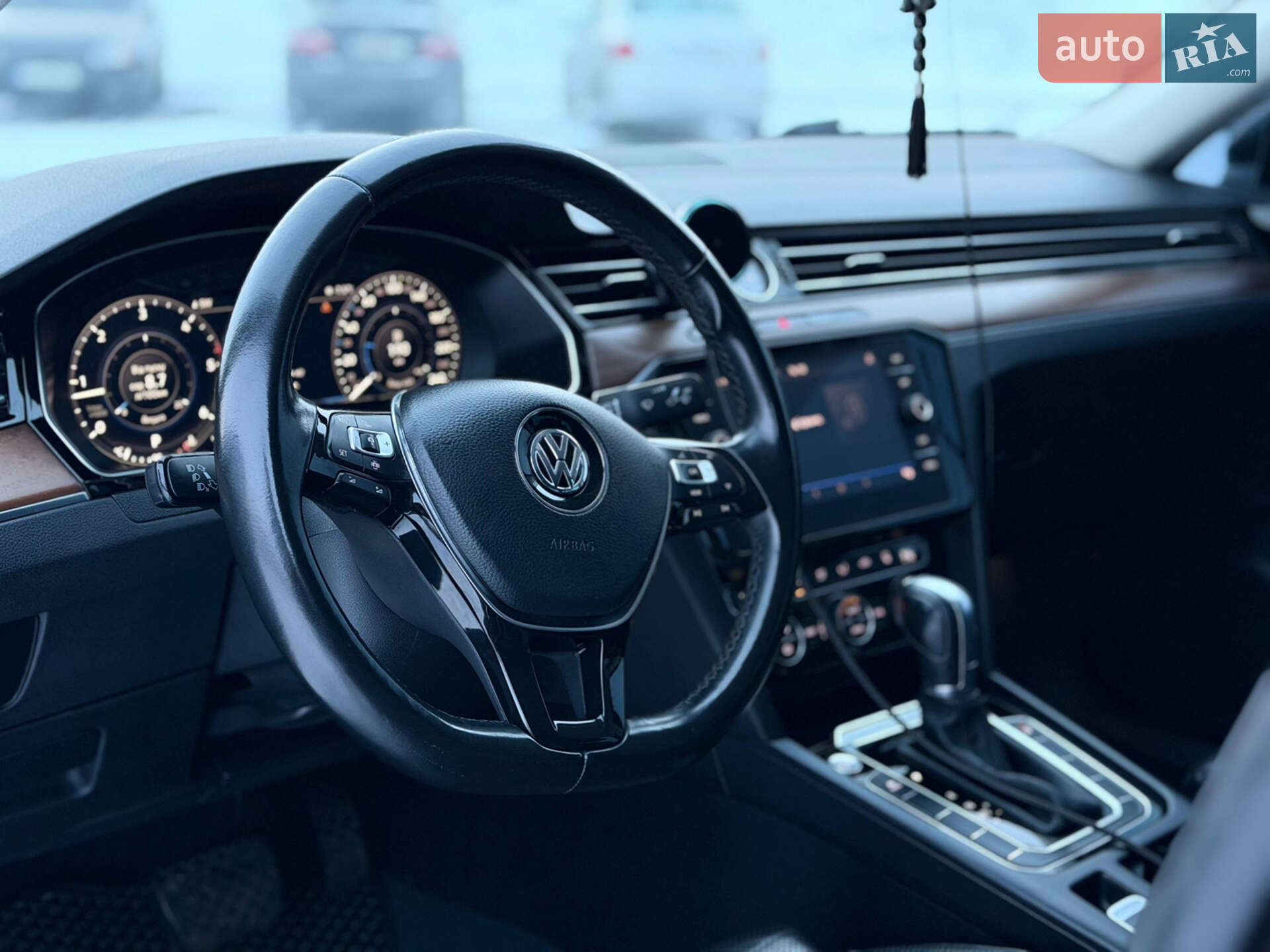 Volkswagen Passat 2018 VIN WVWZZZ3CZKE041724 фото оголошення 4 з 9