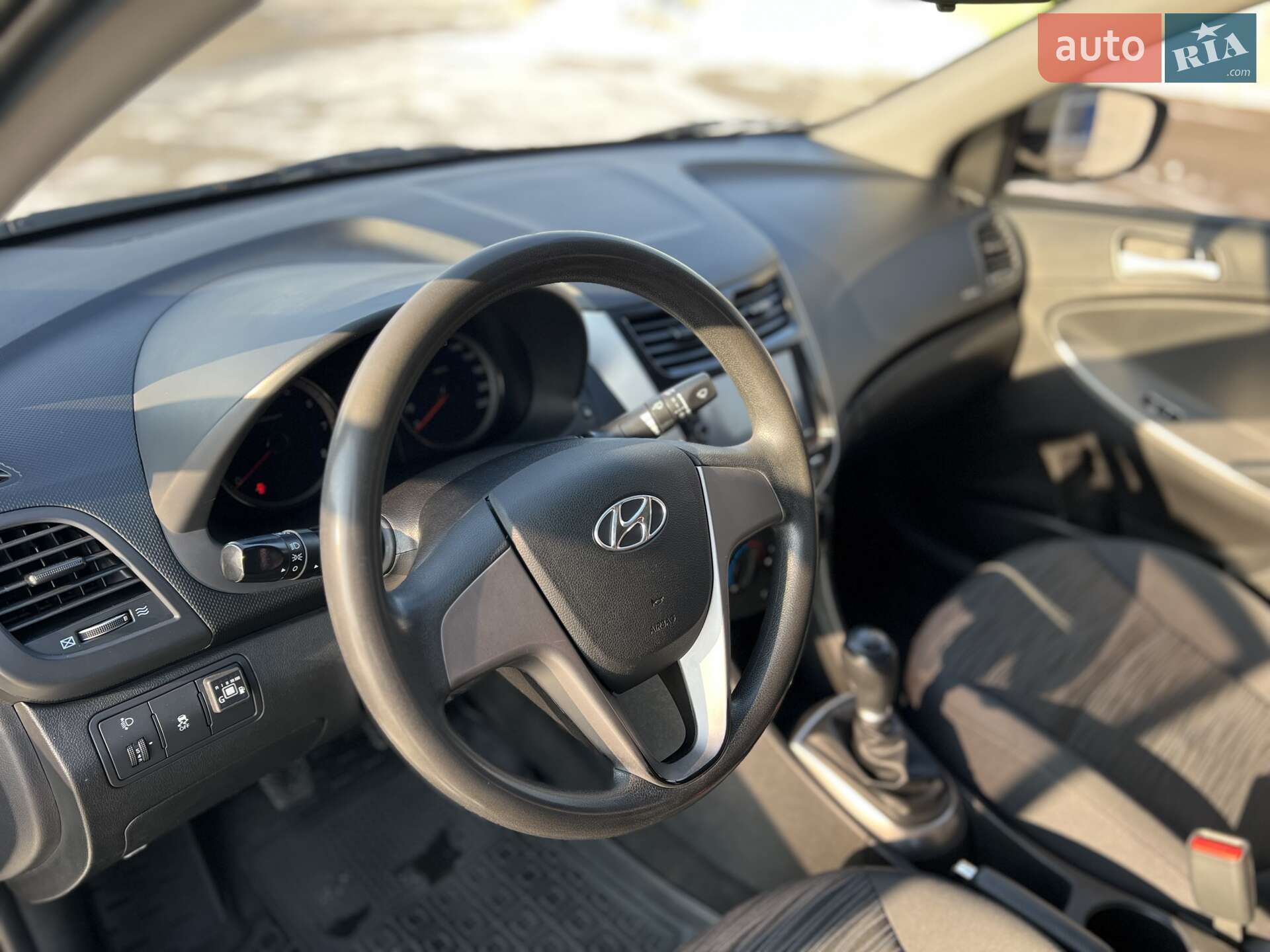 Hyundai Accent 2018 VIN KMHCT41BAJU400360 фото оголошення 6 з 21