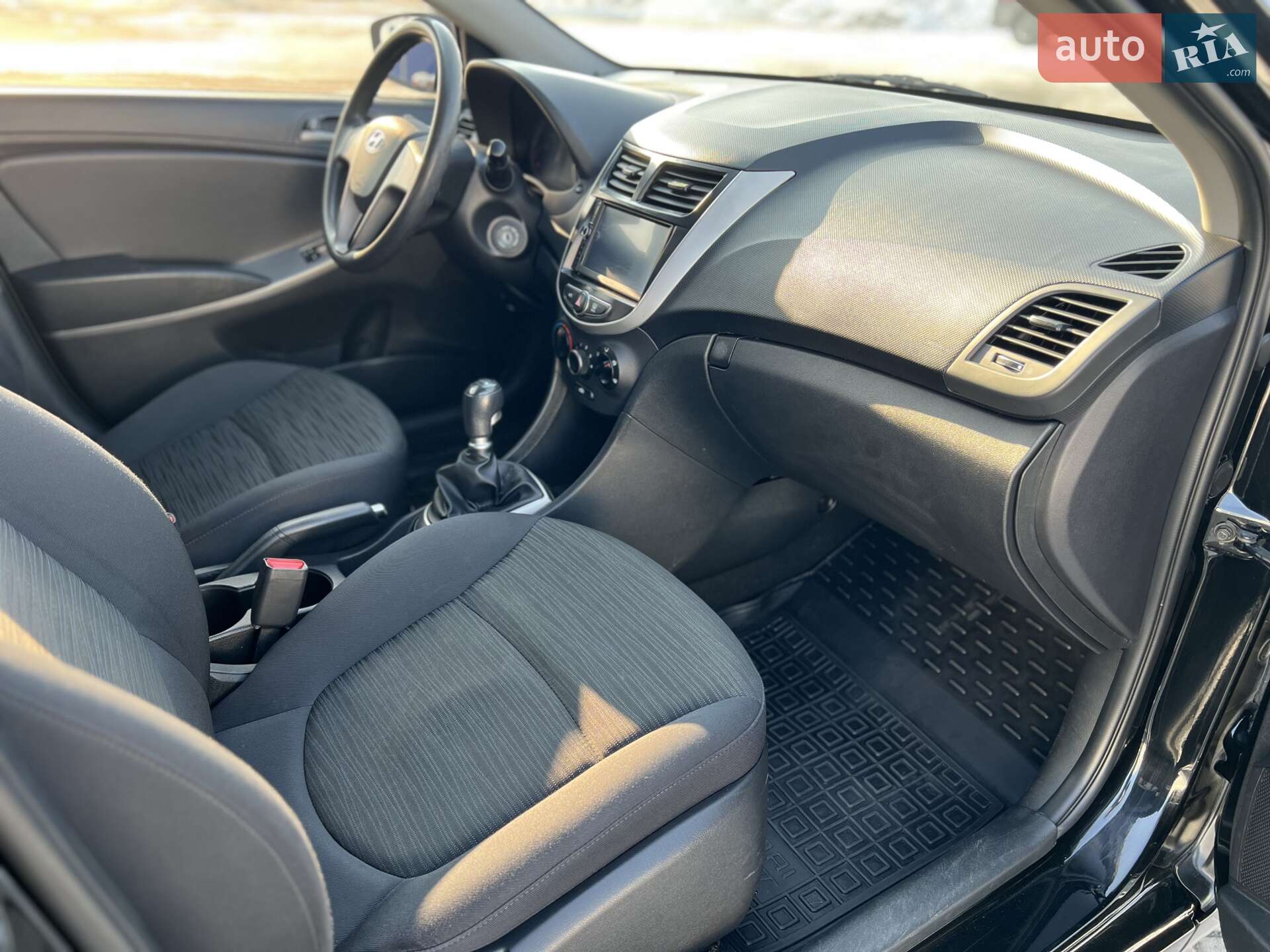 Hyundai Accent 2018 VIN KMHCT41BAJU400360 фото оголошення 13 з 21