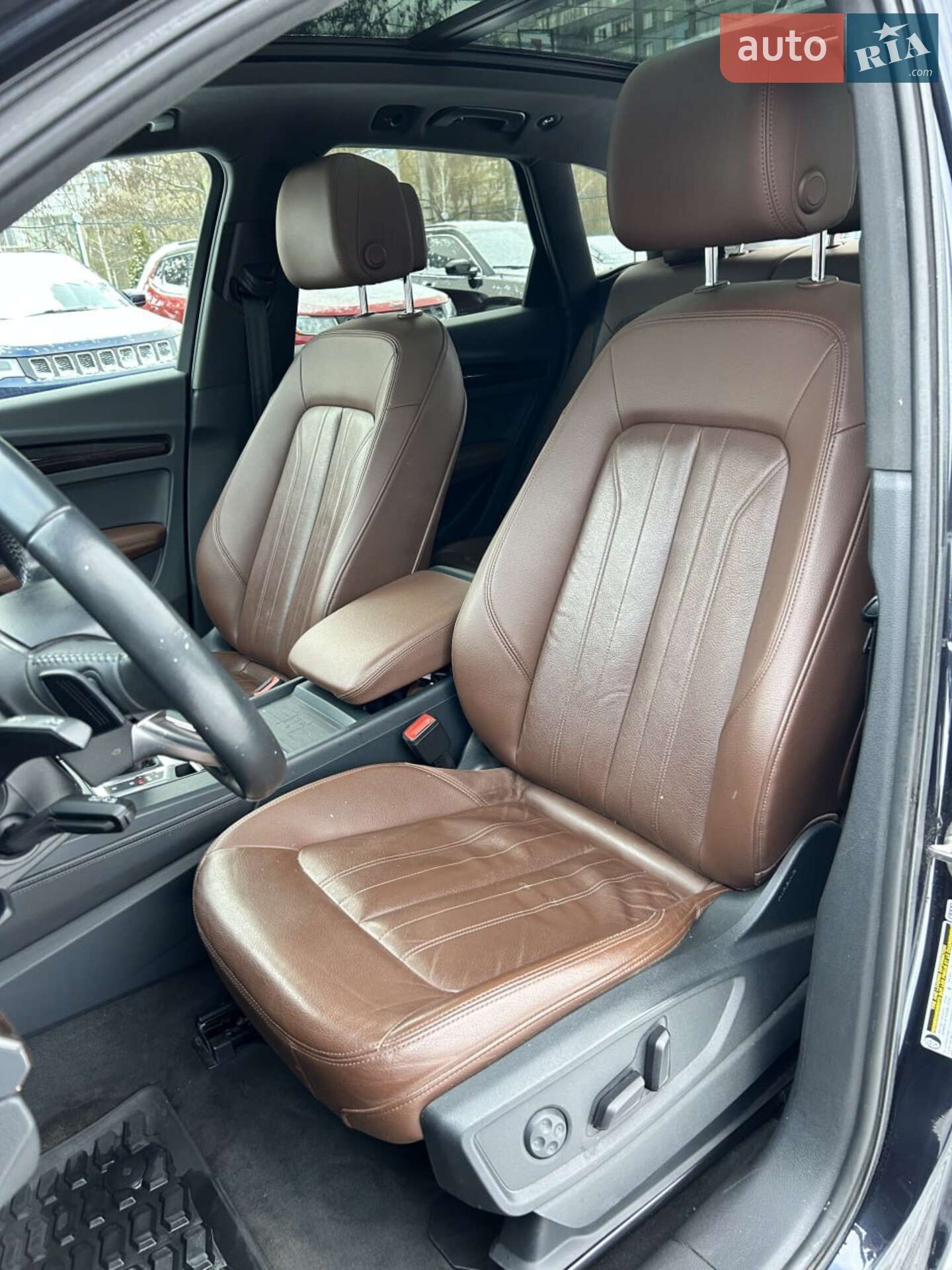 Audi Q5 2019 VIN WA1BNAFY6K2049623 фото оголошення 39 з 54