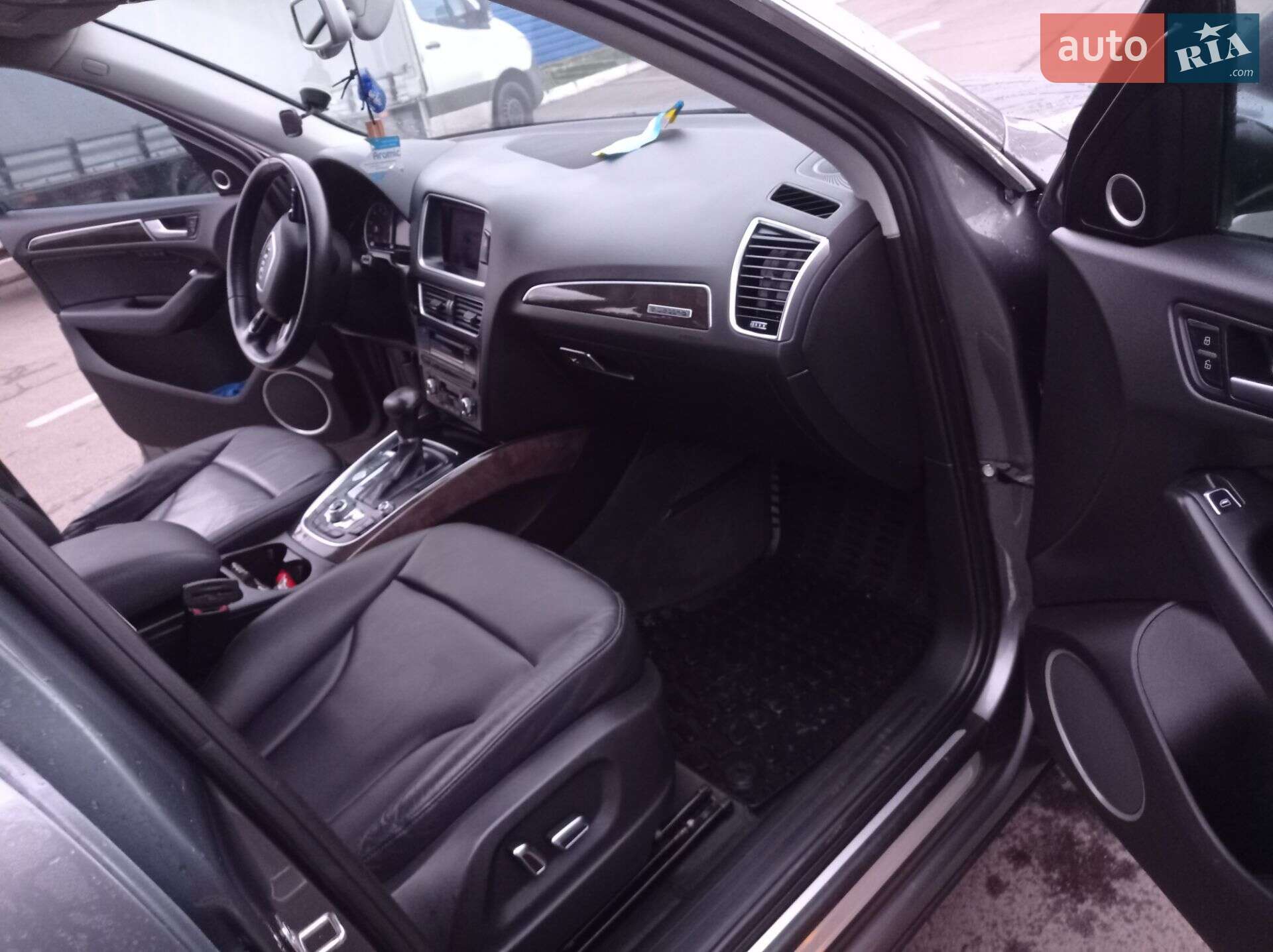Audi Q5 2014 VIN WA1LFAFP3EA063546 фото оголошення 10 з 14