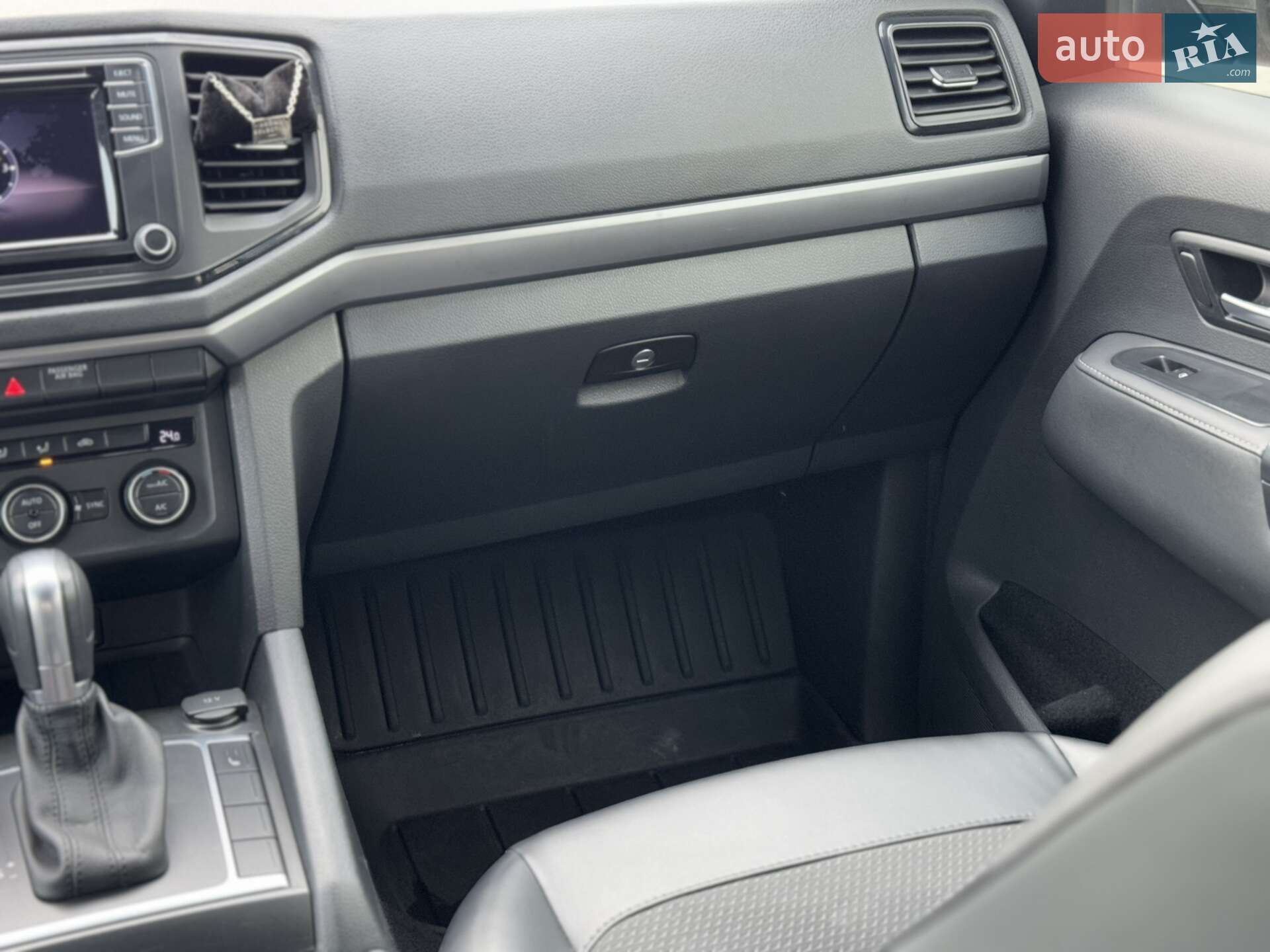 Volkswagen Amarok 2017 VIN WV1ZZZ2HZHH021799 фото оголошення 26 з 39