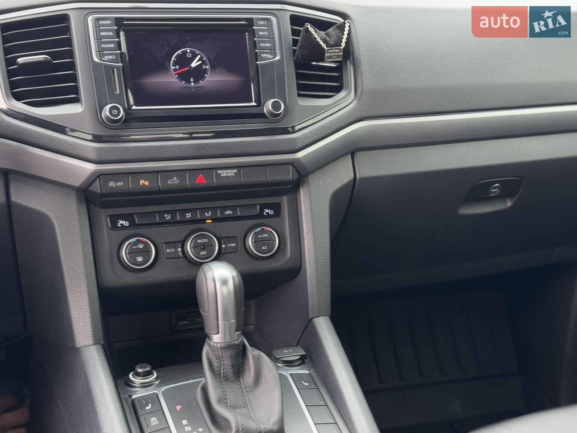 Volkswagen Amarok 2017 VIN WV1ZZZ2HZHH021799 фото оголошення 32 з 39