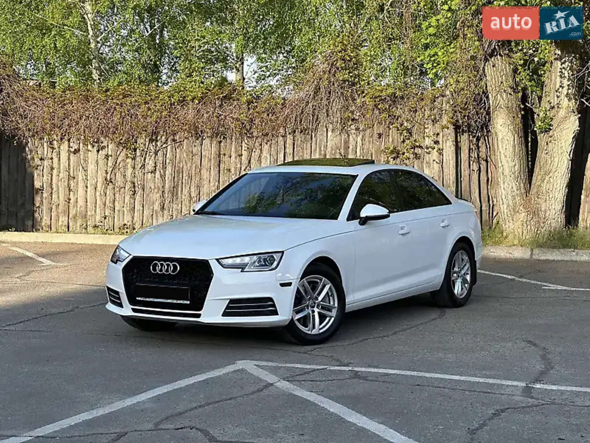 Audi A4 2017 VIN WAUGNAF41HN057657 фото оголошення 13 з 24