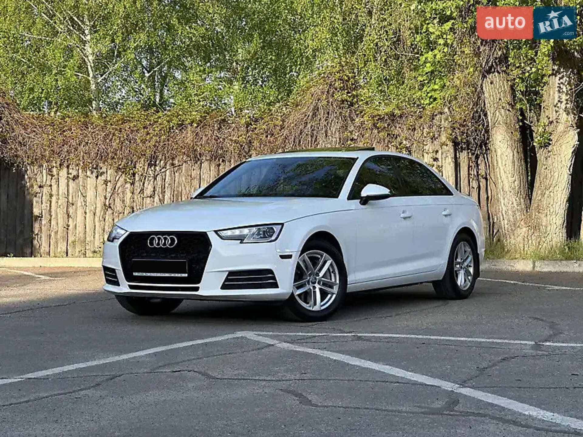 Audi A4 2017 VIN WAUGNAF41HN057657 фото оголошення 14 з 24