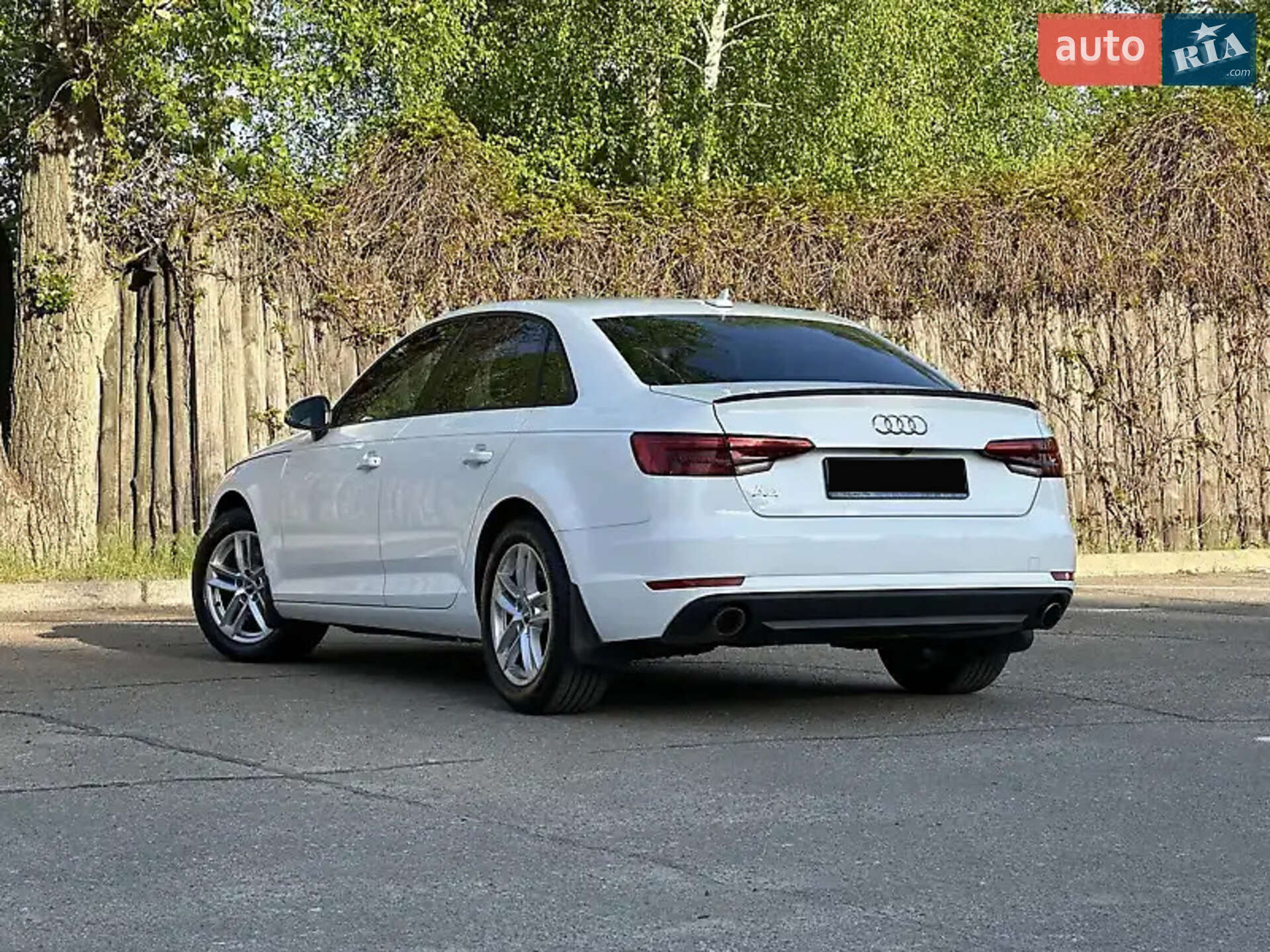 Audi A4 2017 VIN WAUGNAF41HN057657 фото оголошення 16 з 24