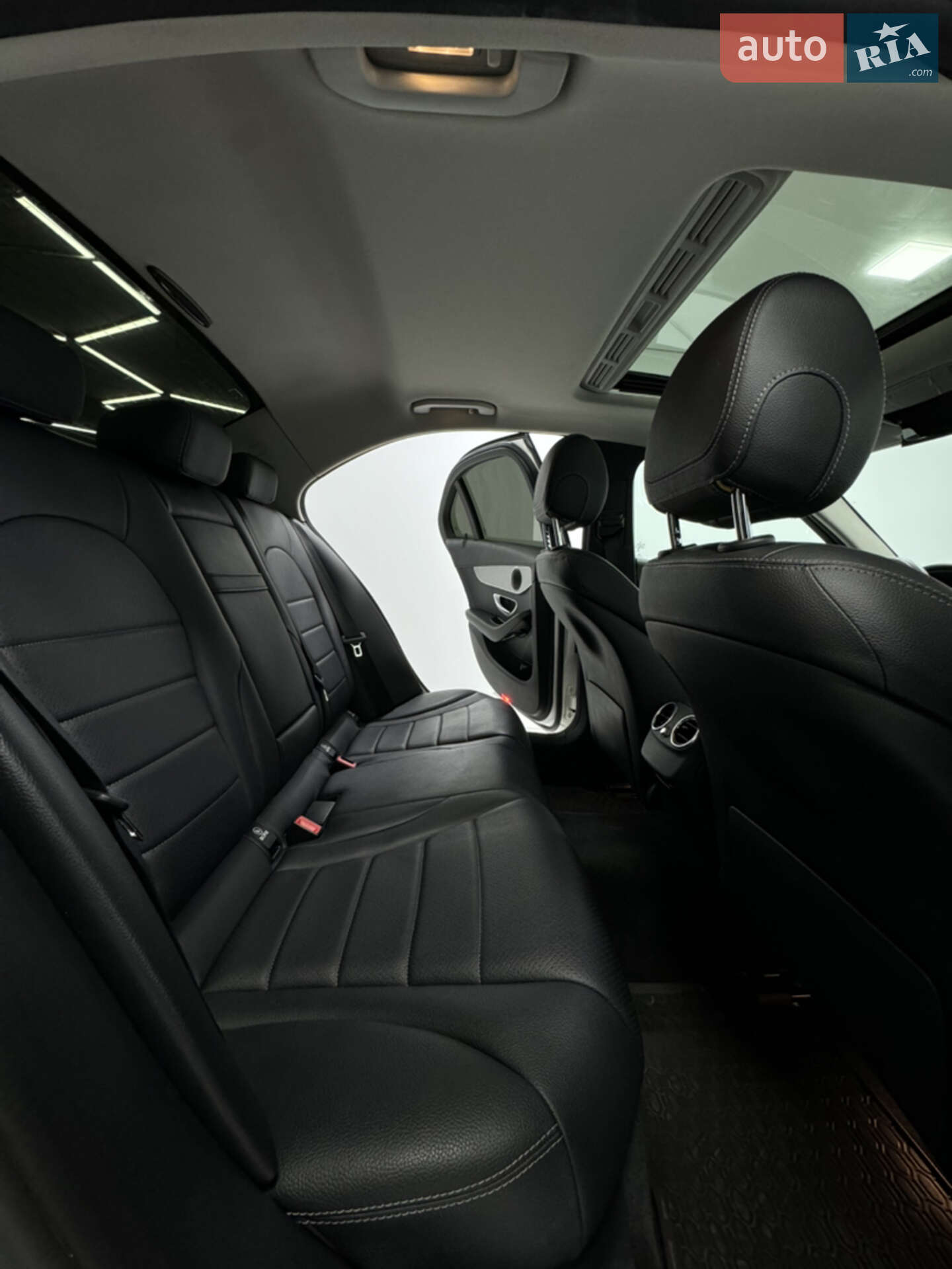 Mercedes-Benz C-Class 2016 VIN WDDWF0FB2GF399105 фото оголошення 27 з 35