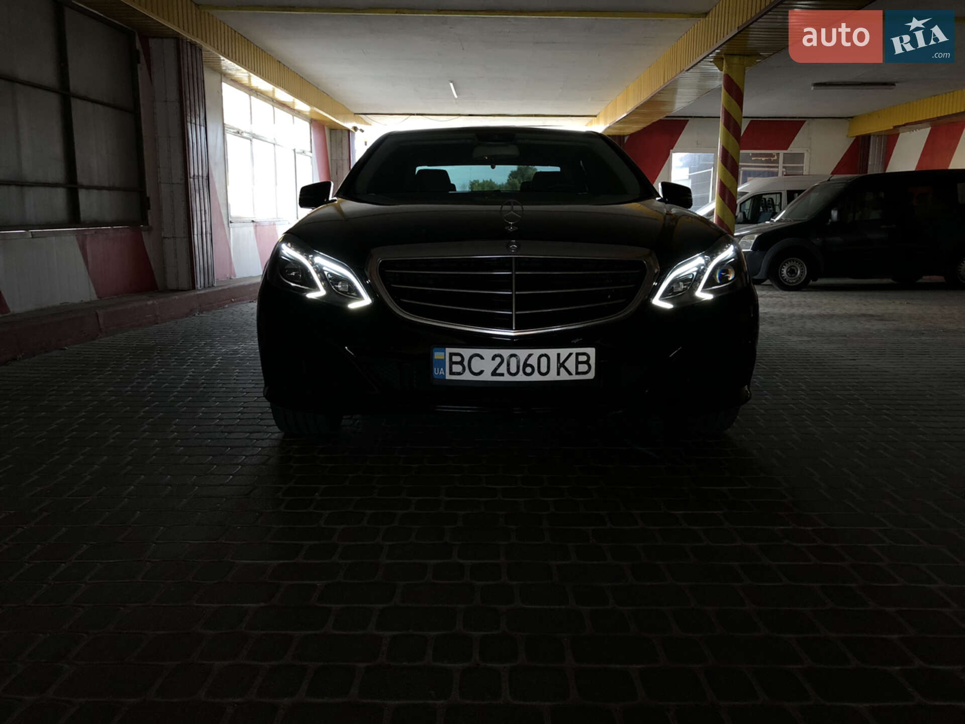 Mercedes-Benz E Class 2014 VIN WDD2120351B117075 фото оголошення 37 з 39