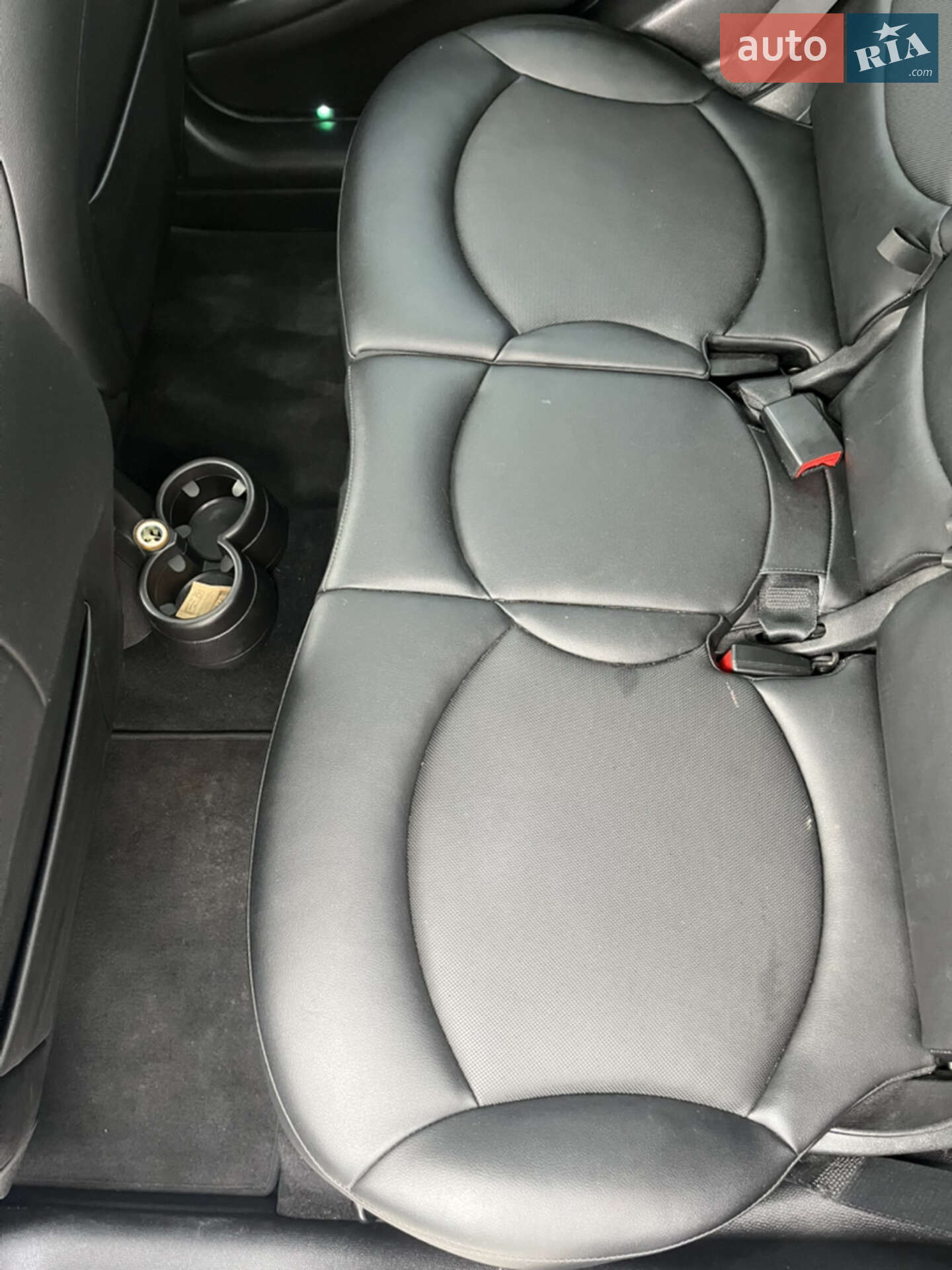 Mini Countryman 2015 VIN WMWZC3C58GWT08481 фото оголошення 8 з 15