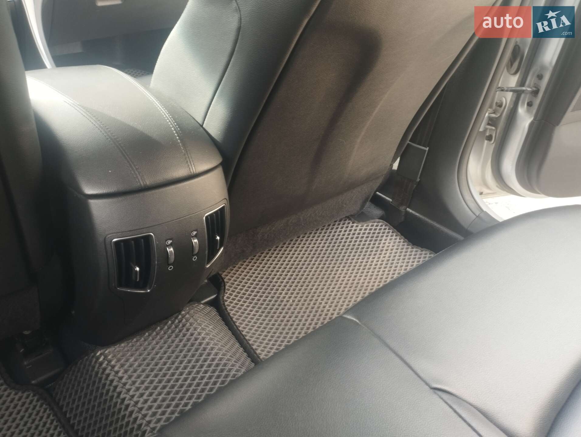 Hyundai Sonata 2013 VIN KMHEC41LBDA567794 фото оголошення 18 з 23