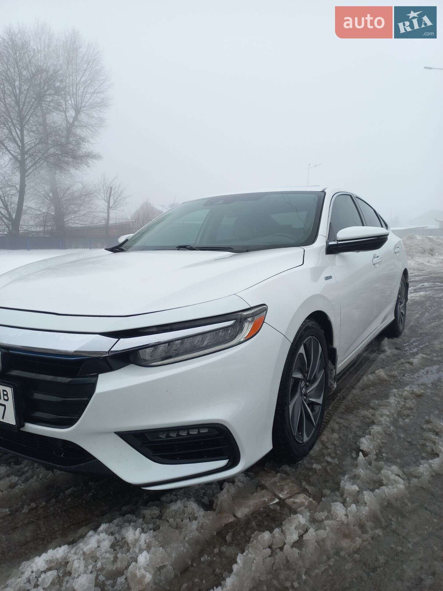 Honda Insight 2018 VIN 19XZE4F97KE007768 фото оголошення 3 з 19