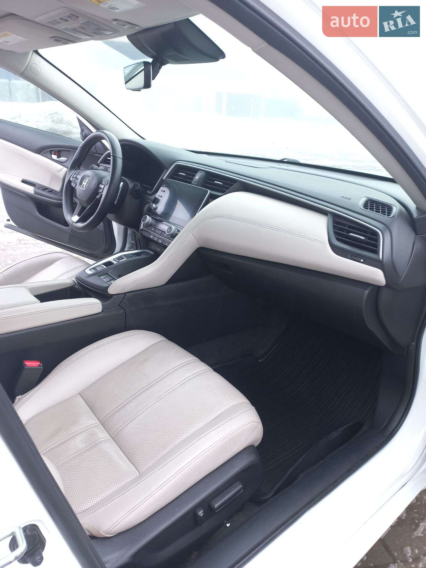 Honda Insight 2018 VIN 19XZE4F97KE007768 фото оголошення 8 з 19