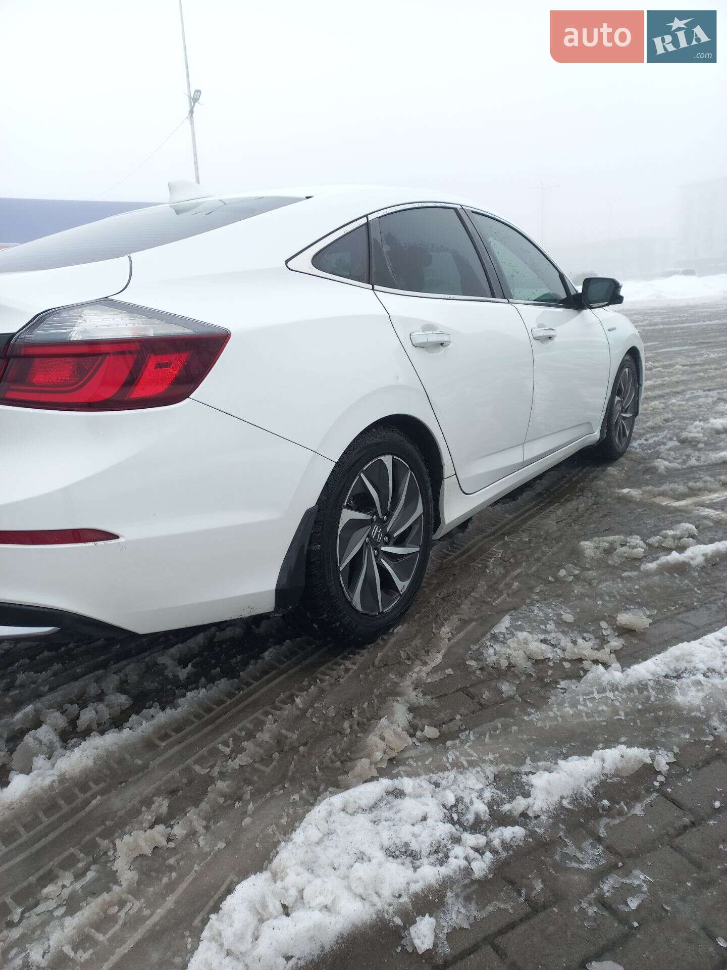 Honda Insight 2018 VIN 19XZE4F97KE007768 фото оголошення 4 з 19