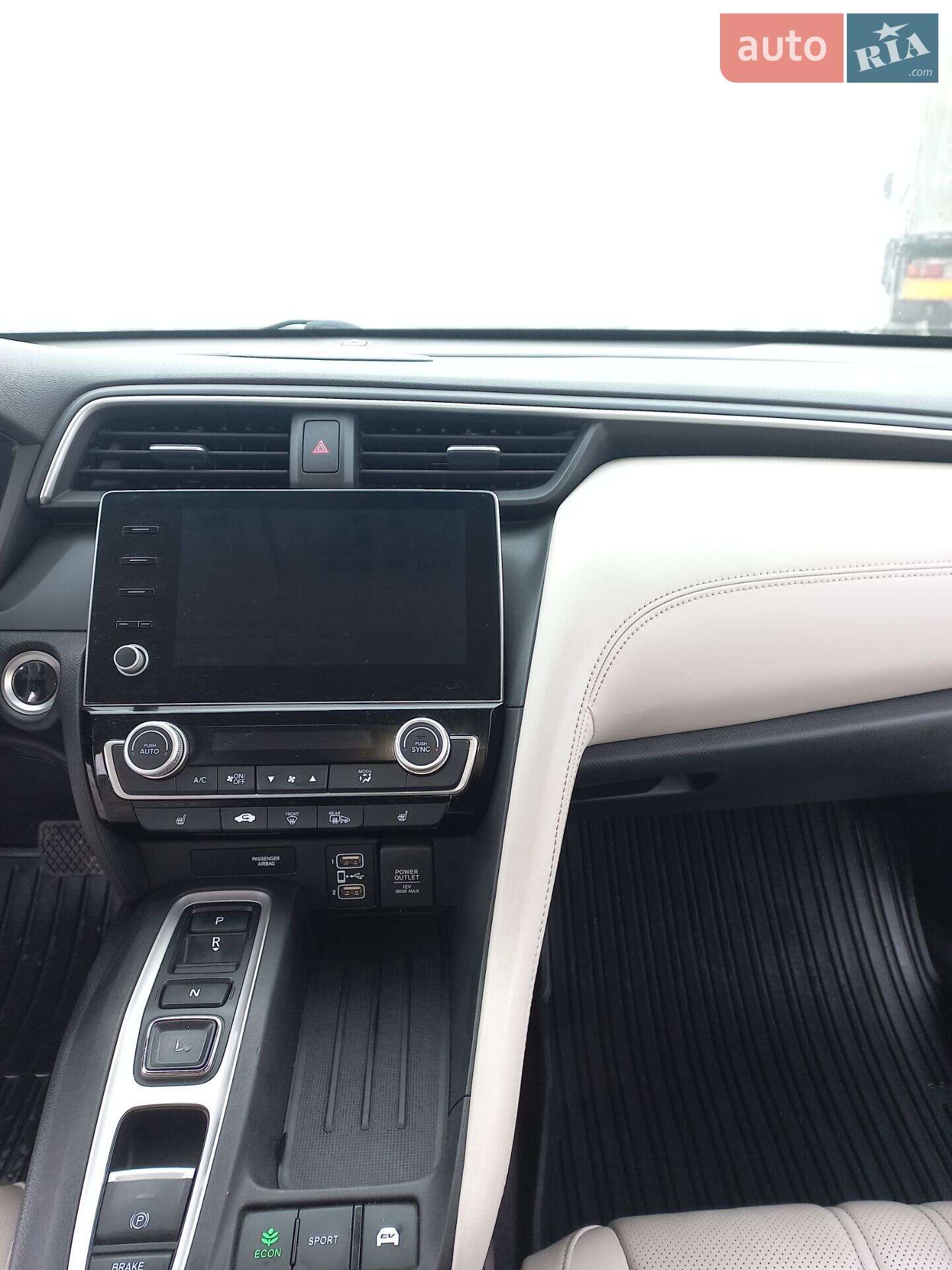 Honda Insight 2018 VIN 19XZE4F97KE007768 фото оголошення 9 з 19