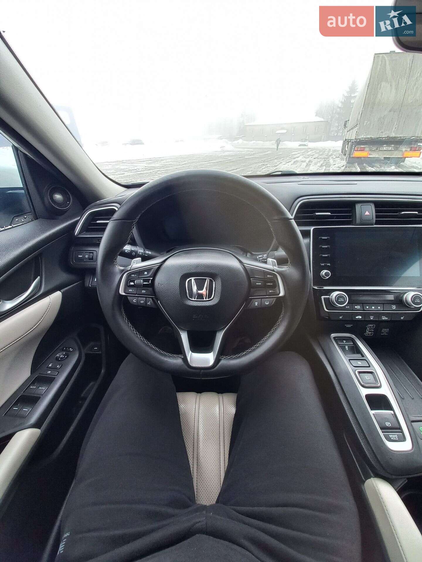 Honda Insight 2018 VIN 19XZE4F97KE007768 фото оголошення 11 з 19
