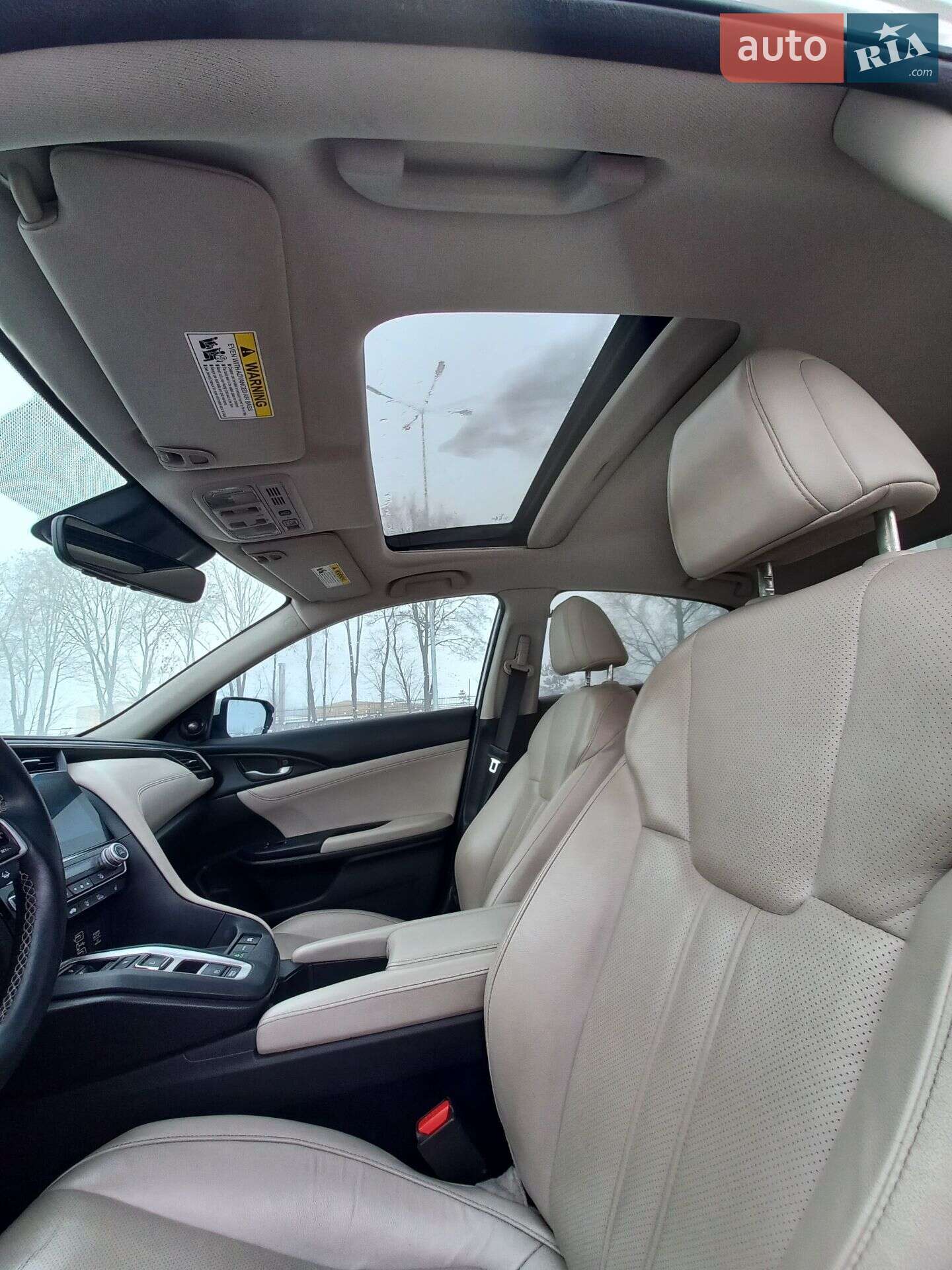 Honda Insight 2018 VIN 19XZE4F97KE007768 фото оголошення 12 з 19