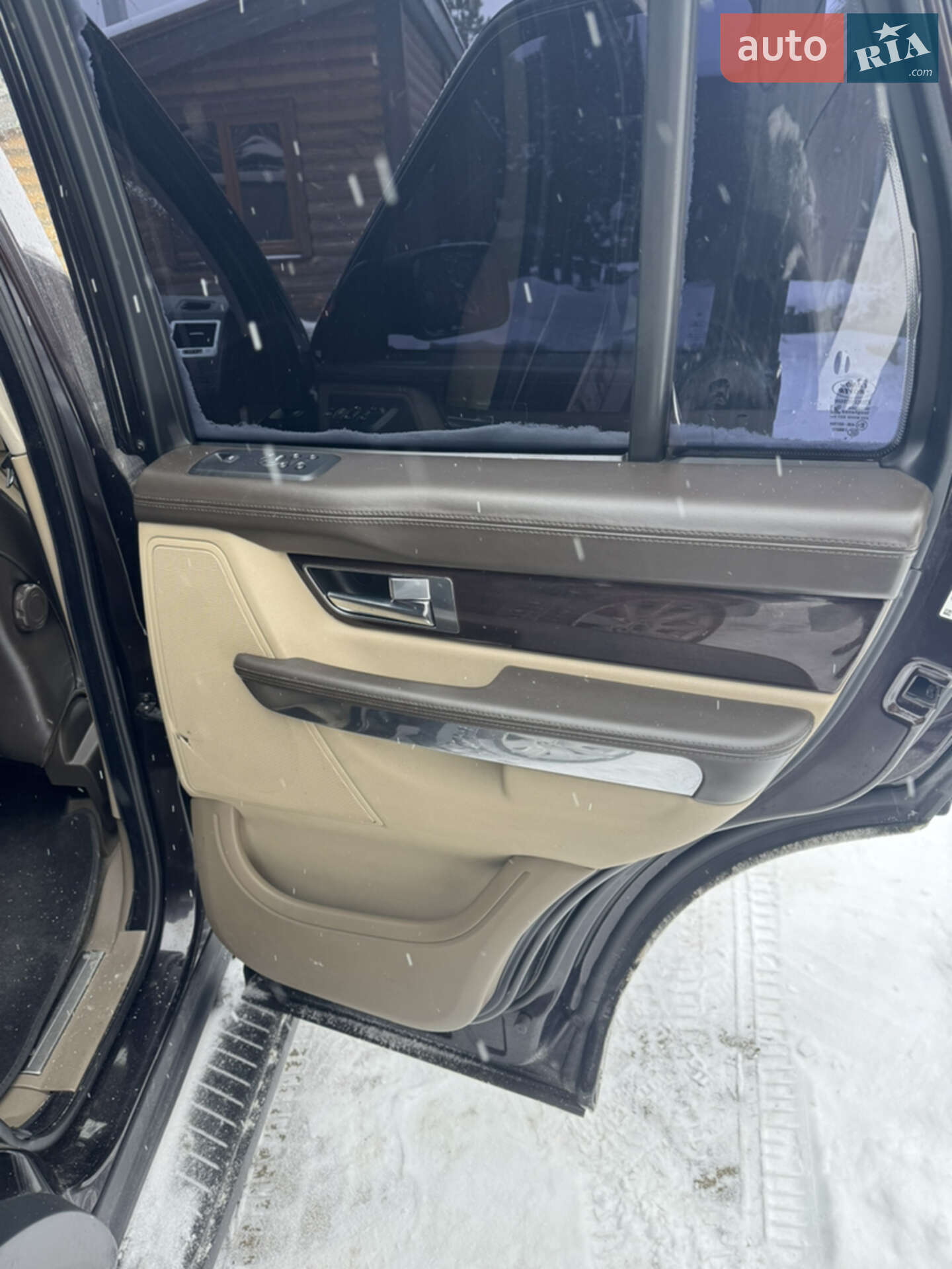 Land Rover Range Rover Sport 2010 VIN SALLSAAE4AA234918 фото оголошення 25 з 31