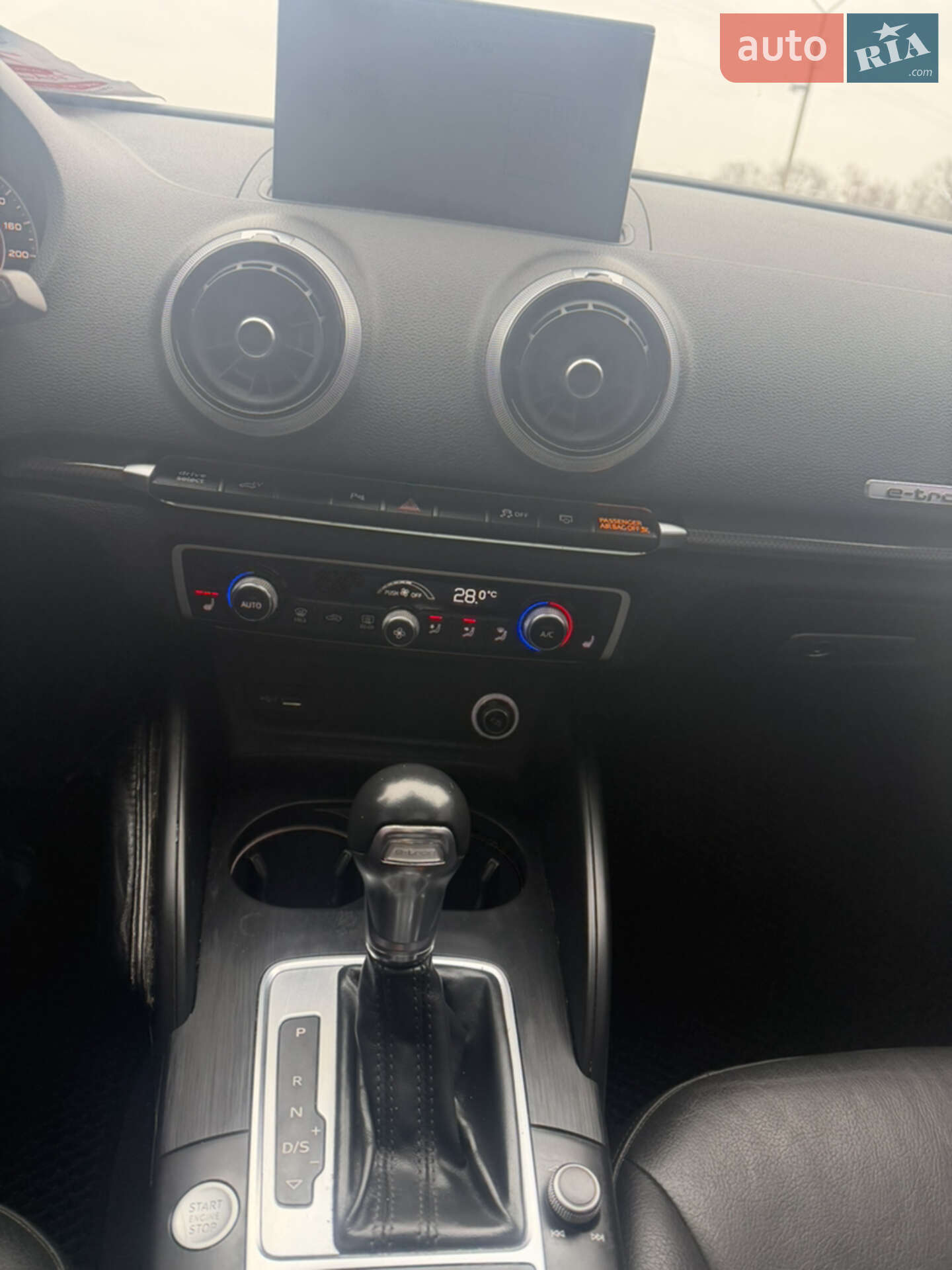 Audi A3 2018 VIN WAUSPBFF5JA154904 фото оголошення 13 з 29