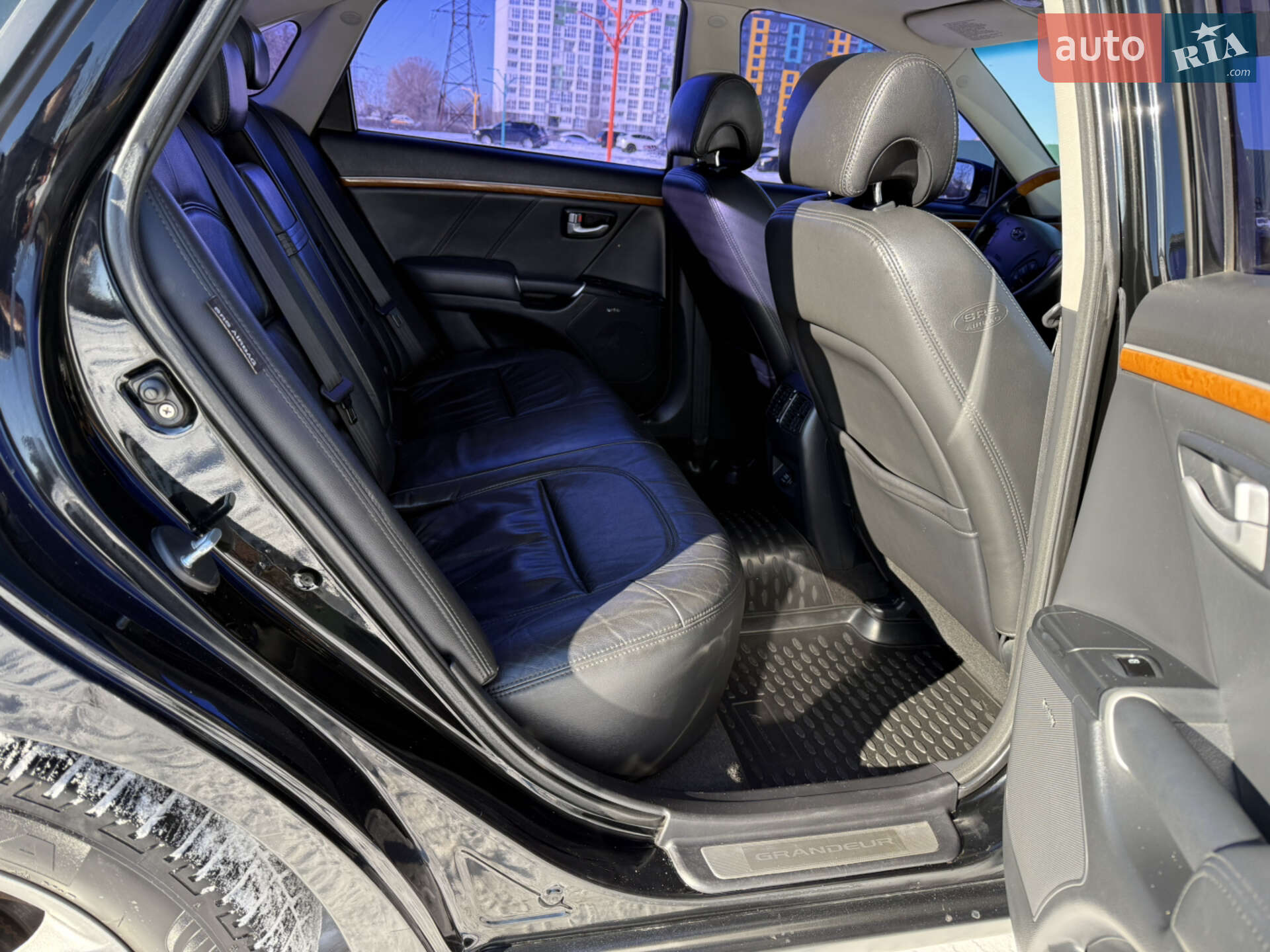 Hyundai Grandeur 2008 VIN KMHFC41DP8A291181 фото оголошення 11 з 27