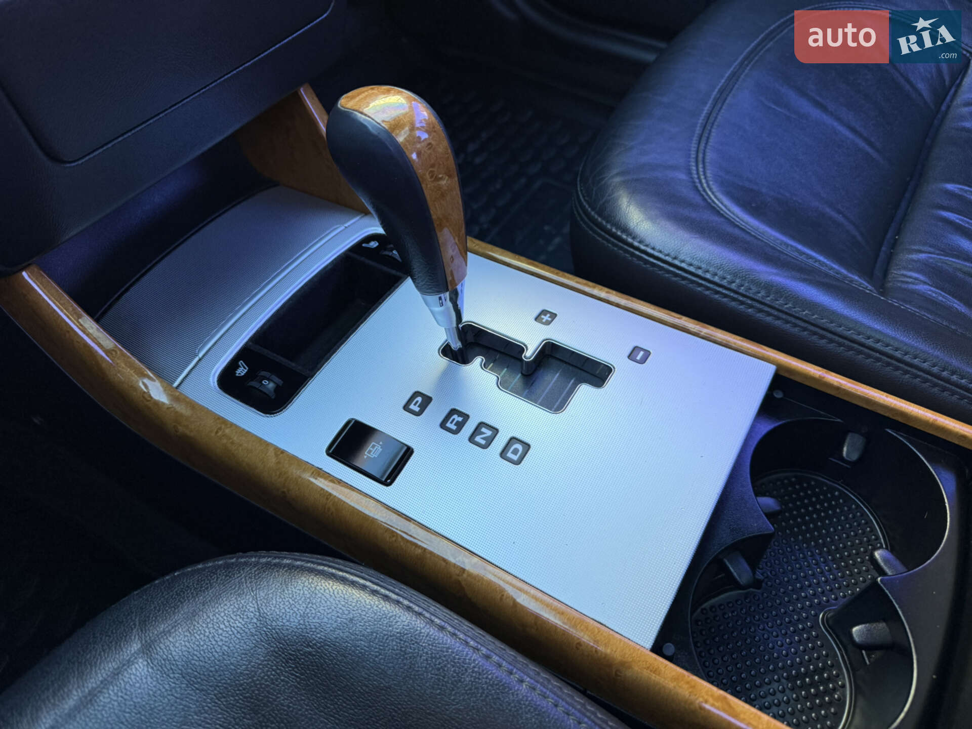 Hyundai Grandeur 2008 VIN KMHFC41DP8A291181 фото оголошення 18 з 27