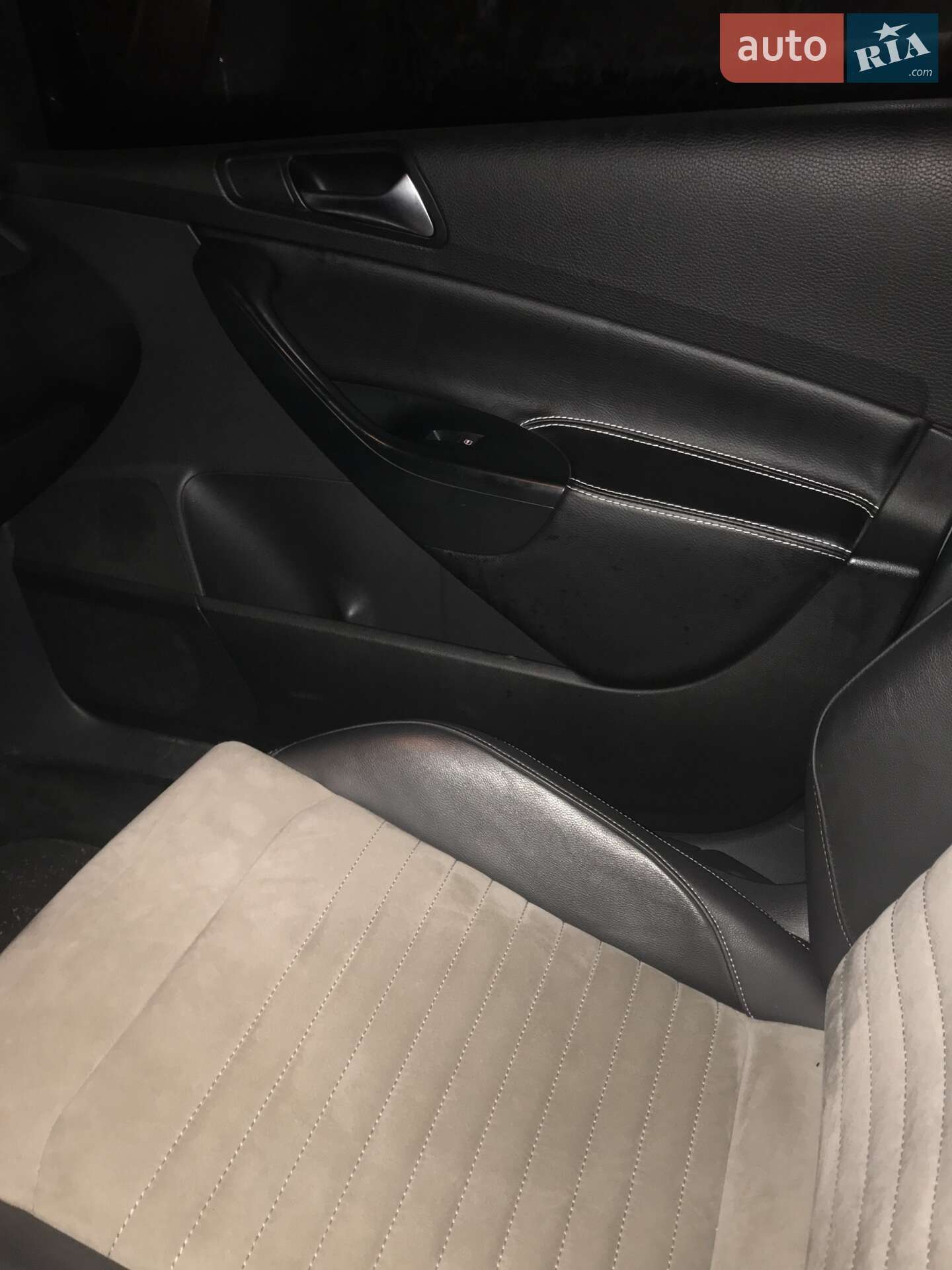 Volkswagen Passat 2010 VIN WVWZZZ3CZAP056516 фото оголошення 12 з 15