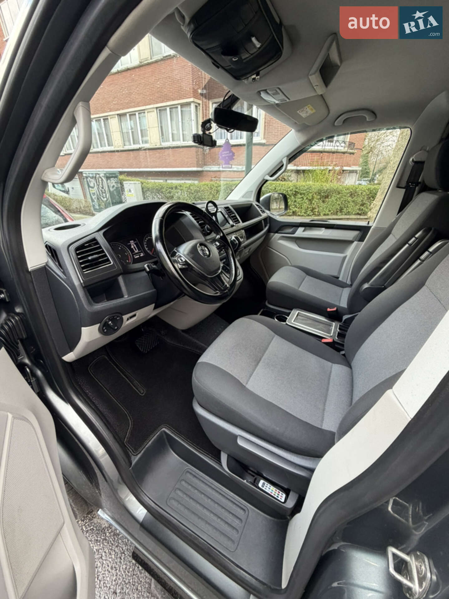 Volkswagen Transporter 2018 VIN WV1ZZZ7HZKH041376 фото оголошення 11 з 33