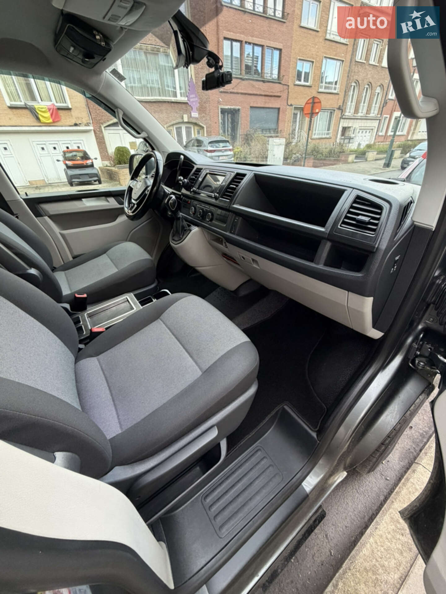 Volkswagen Transporter 2018 VIN WV1ZZZ7HZKH041376 фото оголошення 17 з 33