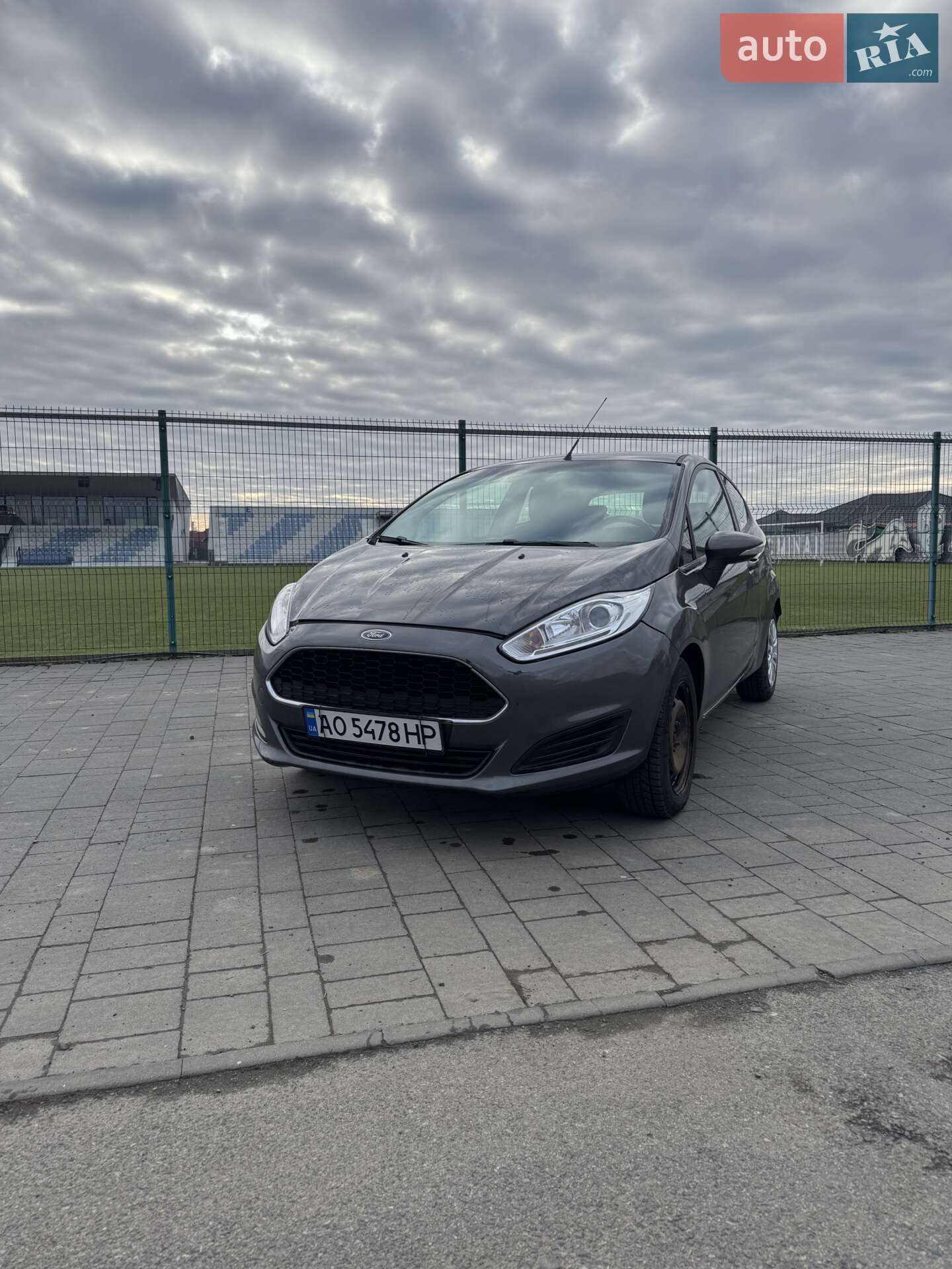 Ford Fiesta 2016 VIN WF0CXXGAKCGS33482 фото оголошення 3 з 13