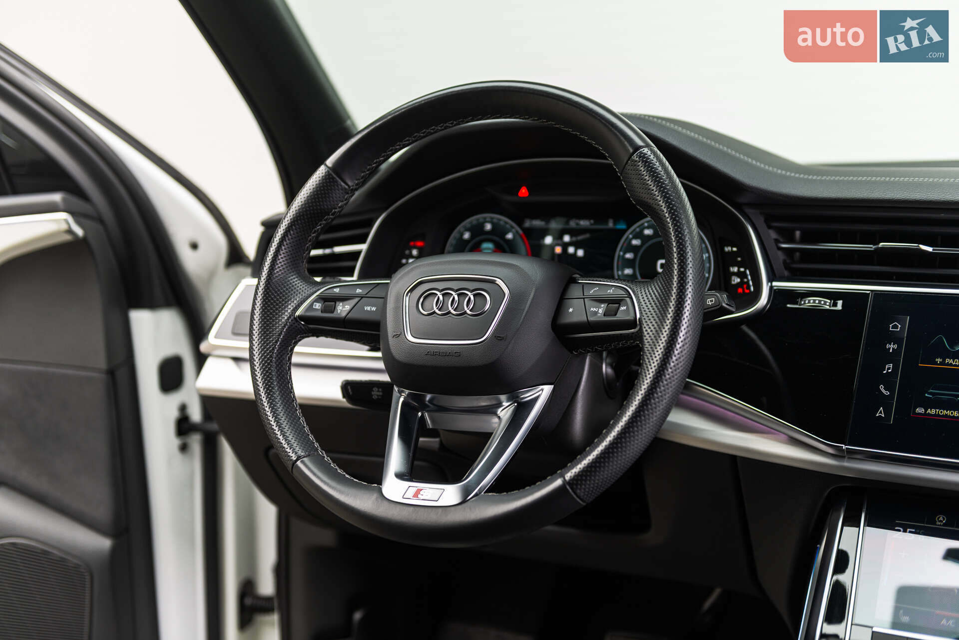 Audi Q7 2022 VIN WAUZZZ4M0PD008503 фото оголошення 19 з 37