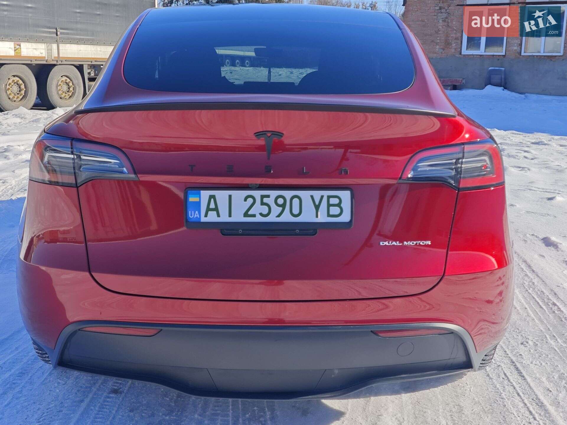 Tesla Model Y 2024 VIN 7SAYGAEEXRF056411 фото оголошення 4 з 74