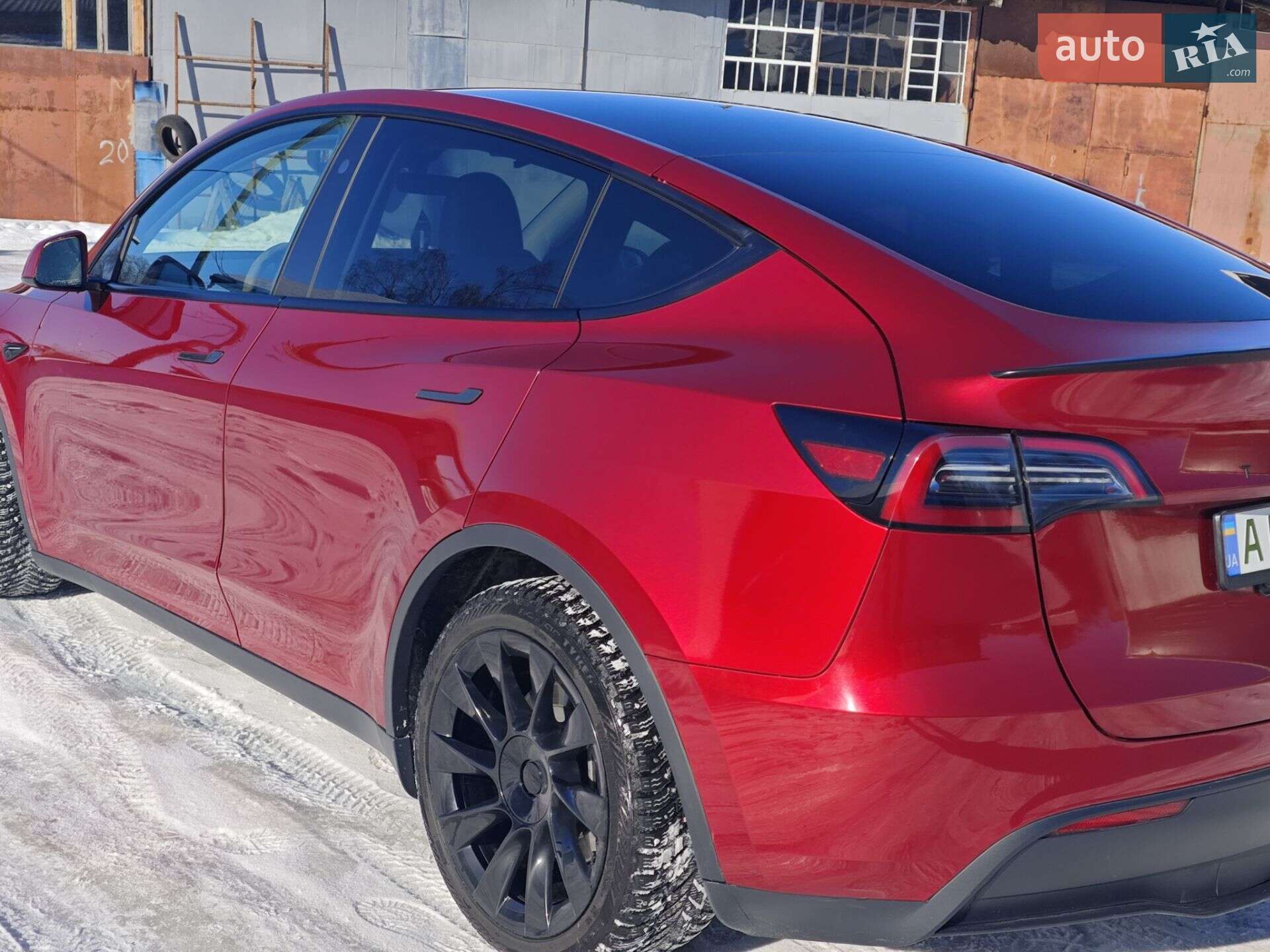 Tesla Model Y 2024 VIN 7SAYGAEEXRF056411 фото оголошення 8 з 74