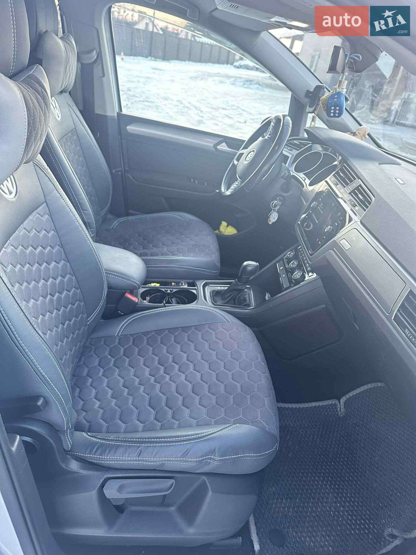 Volkswagen Touran 2020 VIN WVGZZZ1TZLW052719 фото оголошення 2 з 10