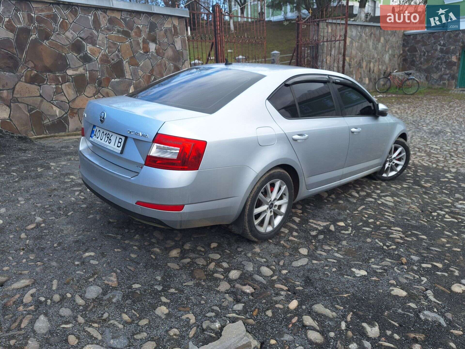Skoda Octavia 2013 VIN TMBAJ9NE2E0030442 фото оголошення 4 з 15
