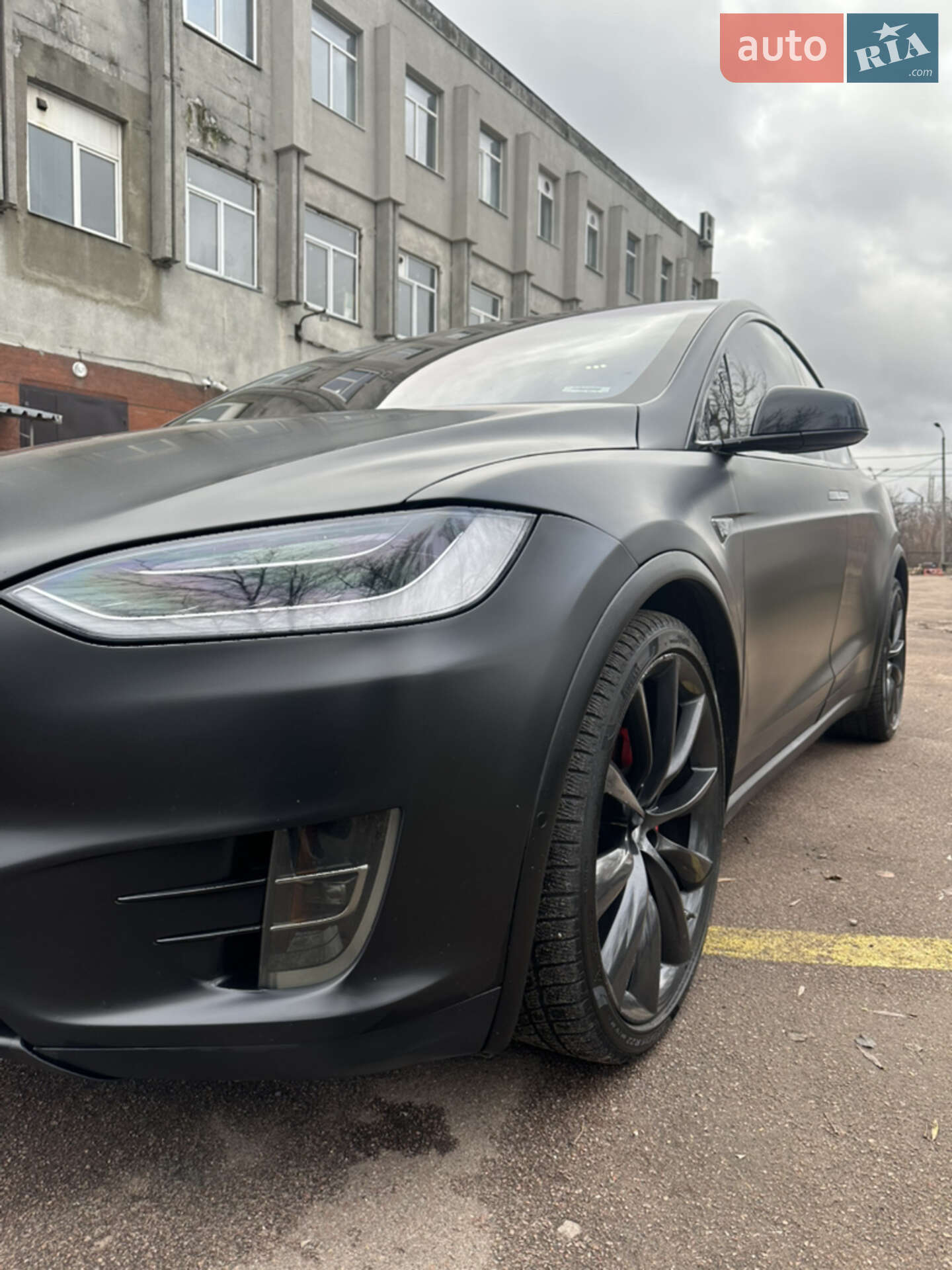 Tesla Model X 2016 VIN 5YJXCAE40GF000955 фото оголошення 10 з 27