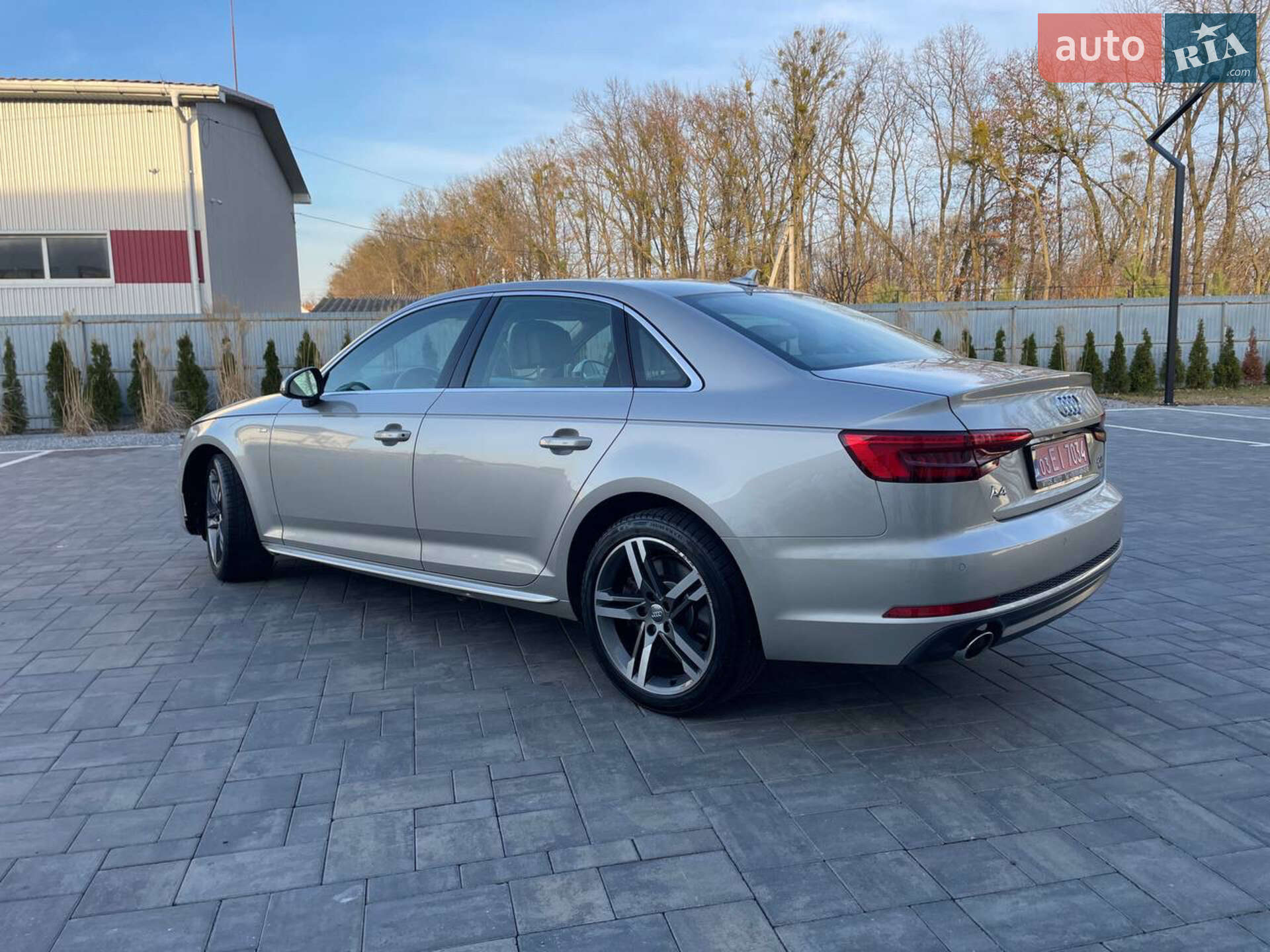 Audi A4 2017 VIN WAUENAF49HN070857 фото оголошення 11 з 77