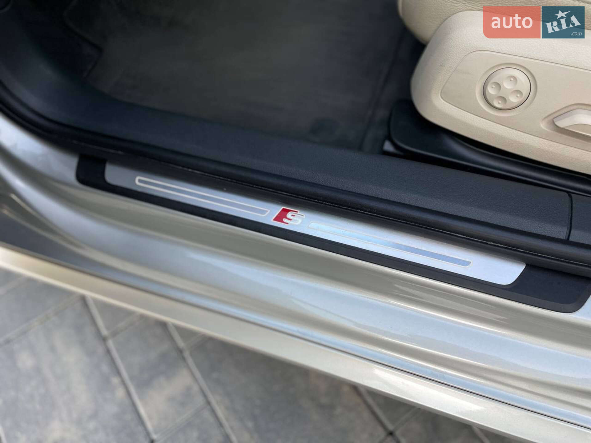 Audi A4 2017 VIN WAUENAF49HN070857 фото оголошення 33 з 77