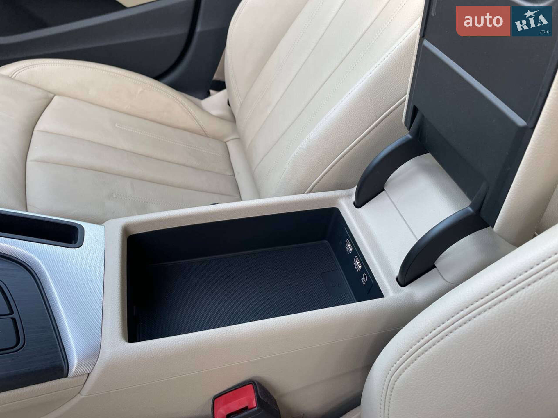 Audi A4 2017 VIN WAUENAF49HN070857 фото оголошення 39 з 77