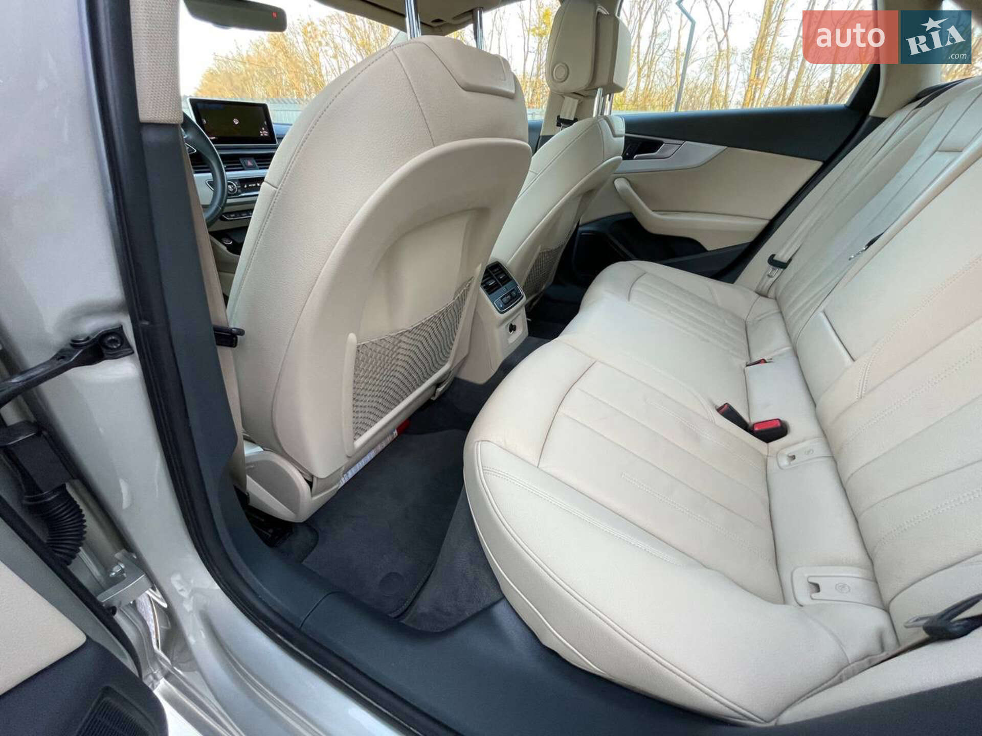 Audi A4 2017 VIN WAUENAF49HN070857 фото оголошення 59 з 77