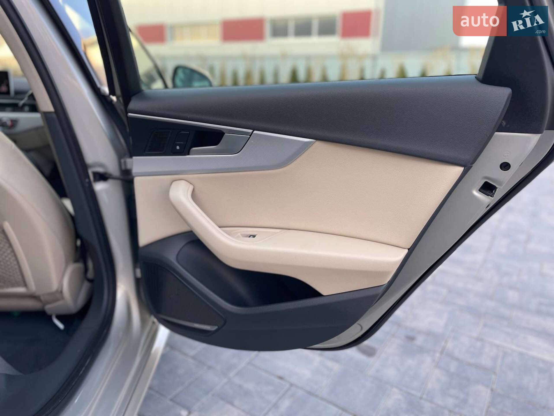 Audi A4 2017 VIN WAUENAF49HN070857 фото оголошення 63 з 77