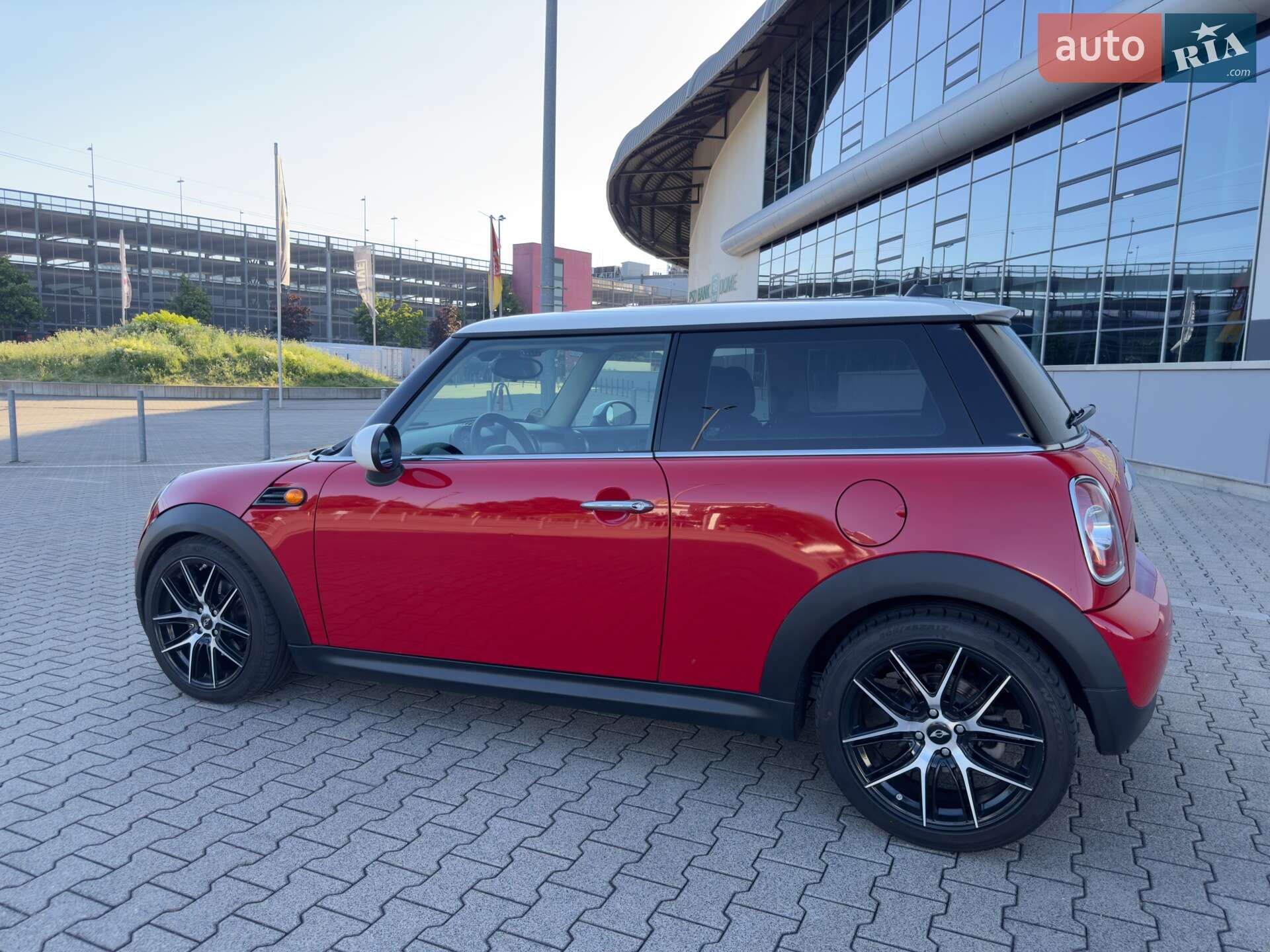MINI Cooper 2013 VIN WMWSU3C51DT687965 фото оголошення 6 з 19