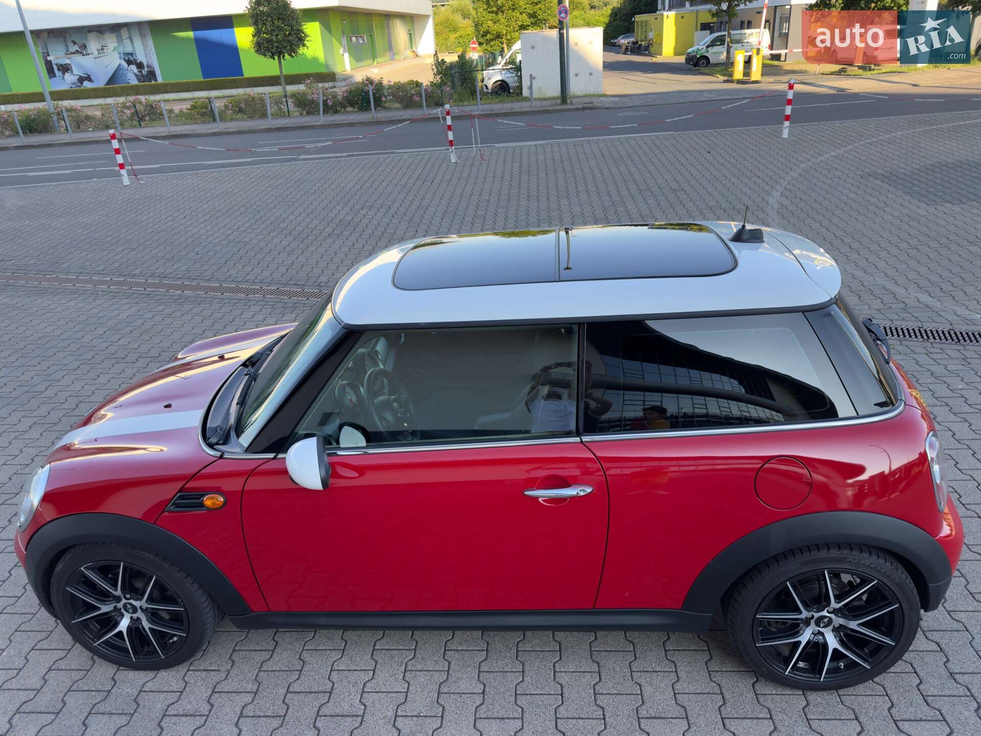 MINI Cooper 2013 VIN WMWSU3C51DT687965 фото оголошення 7 з 19