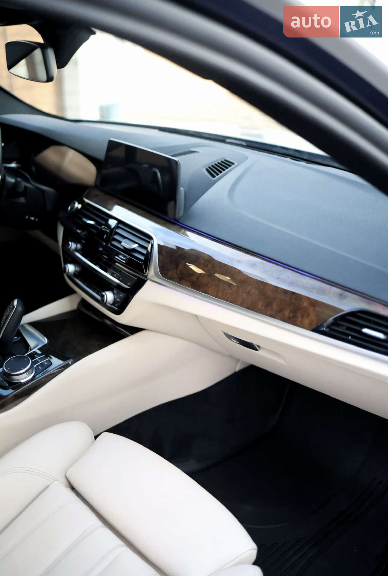 BMW 5 Series 2019 VIN WBAJR3C03LCD11920 фото оголошення 7 з 8