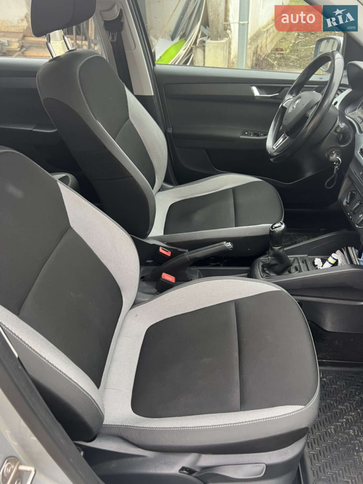 Skoda Fabia 2016 VIN TMBJJ6NJ0HZ095415 фото оголошення 10 з 14