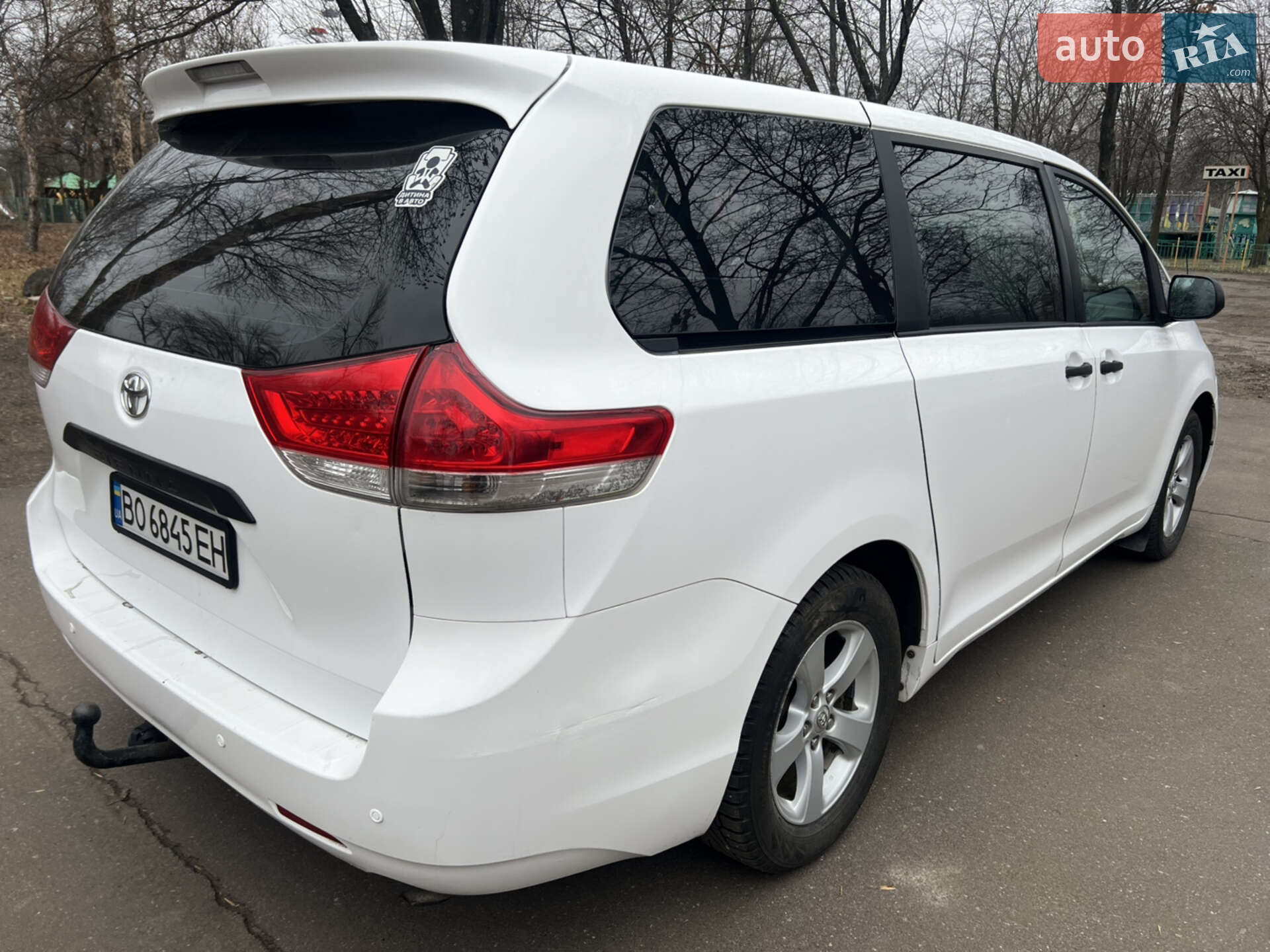 Toyota Sienna 2011 VIN 5TDKA3DCXBS008229 фото оголошення 5 з 14