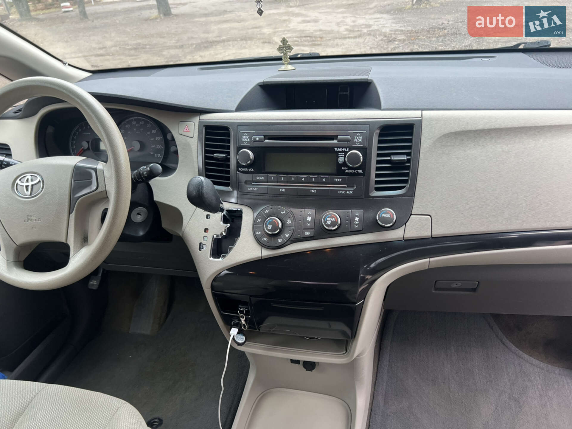 Toyota Sienna 2011 VIN 5TDKA3DCXBS008229 фото оголошення 13 з 14