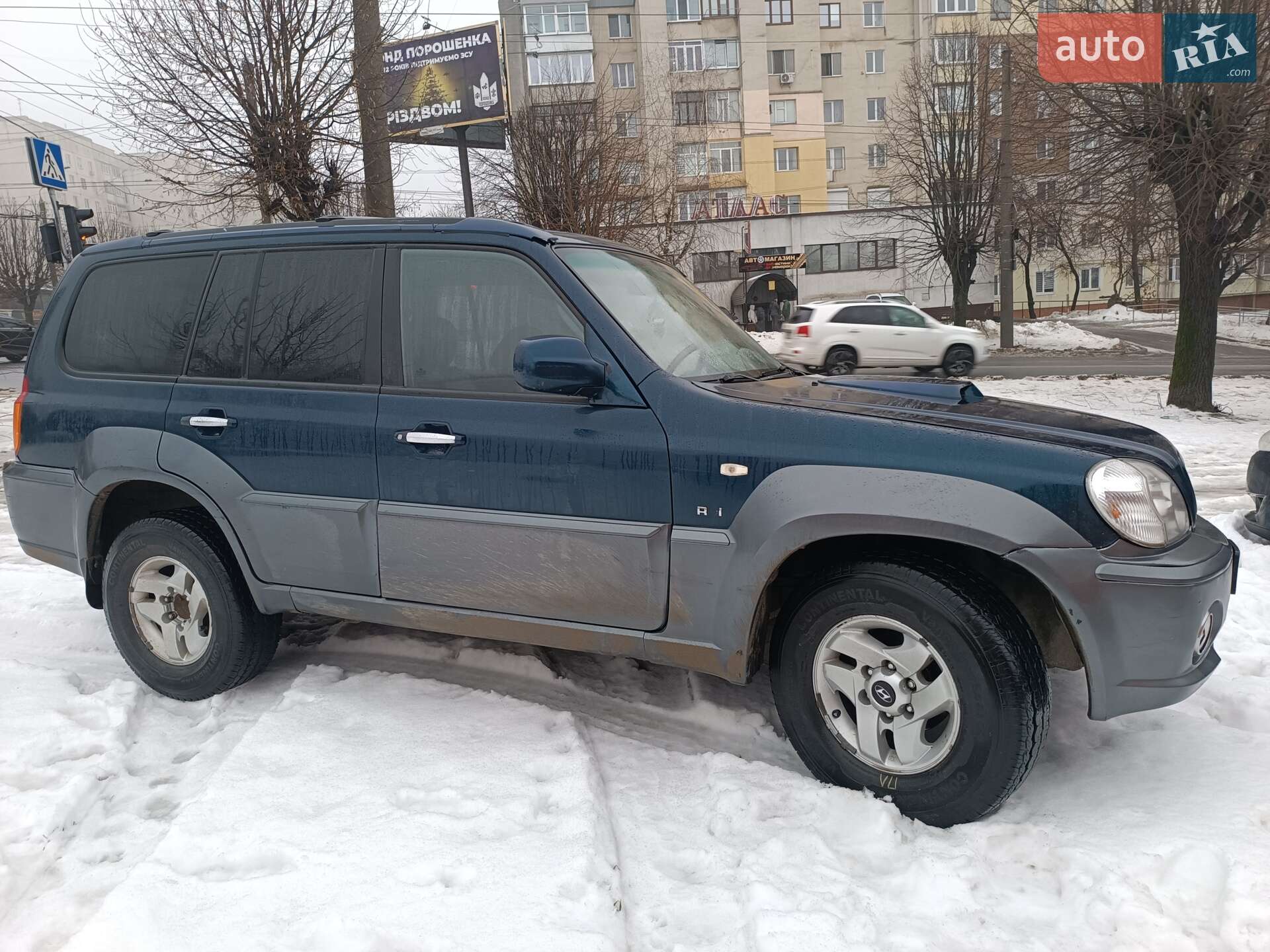Hyundai Terracan 2004 VIN KMHNM81XP4U132181 фото оголошення 3 з 17