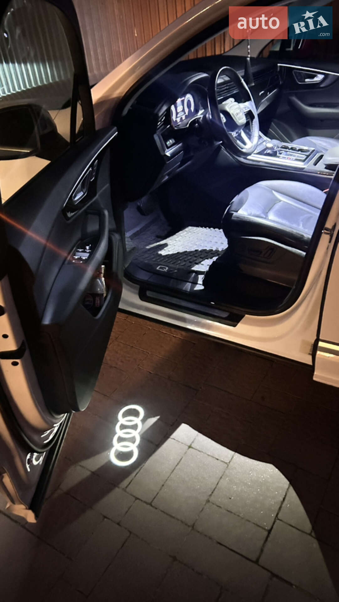 Audi Q7 2022 VIN WA1ACBF74PD003234 фото оголошення 18 з 39