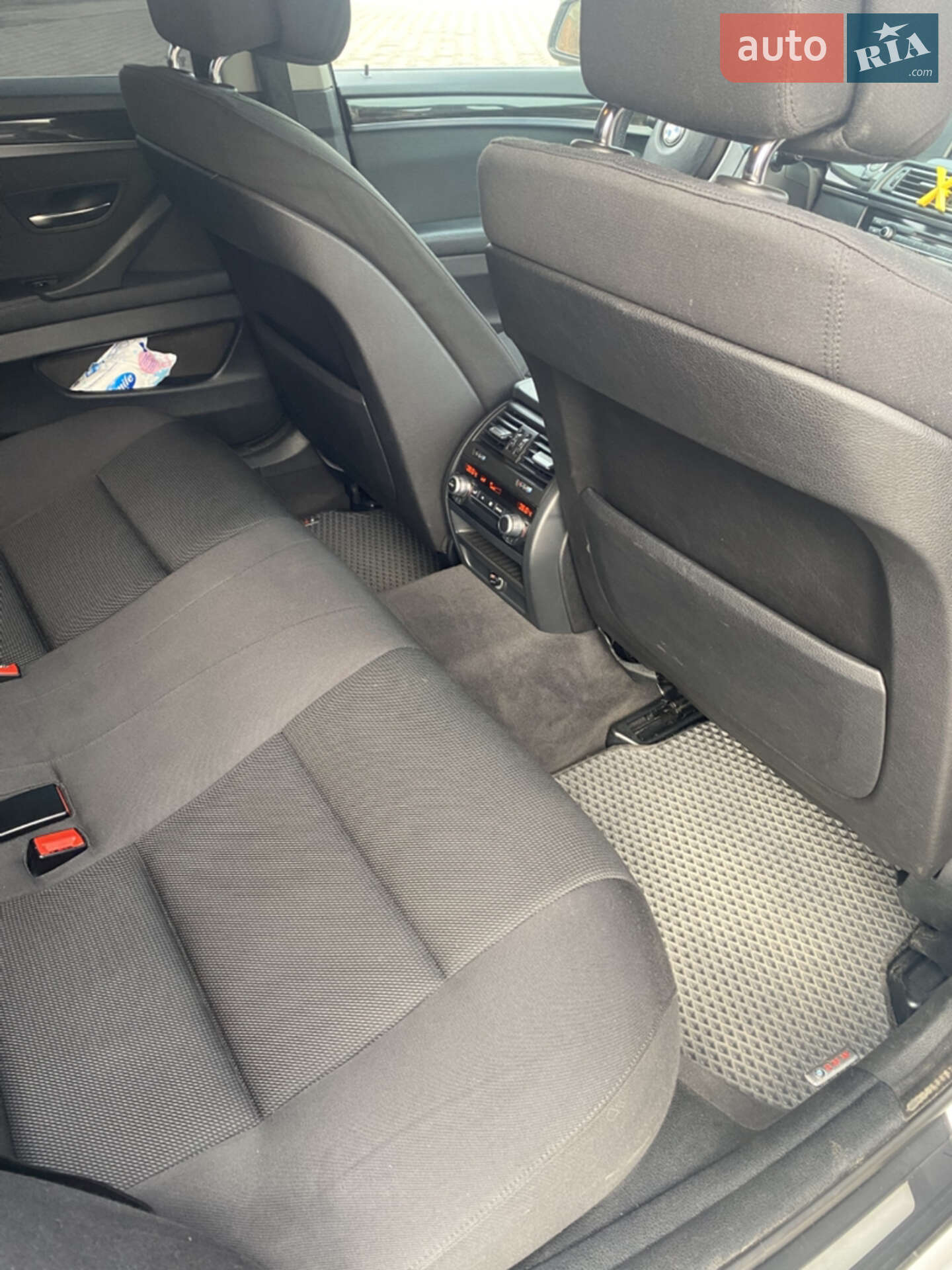 BMW 5 Series 2012 VIN WBAFW11000DY42940 фото оголошення 8 з 16