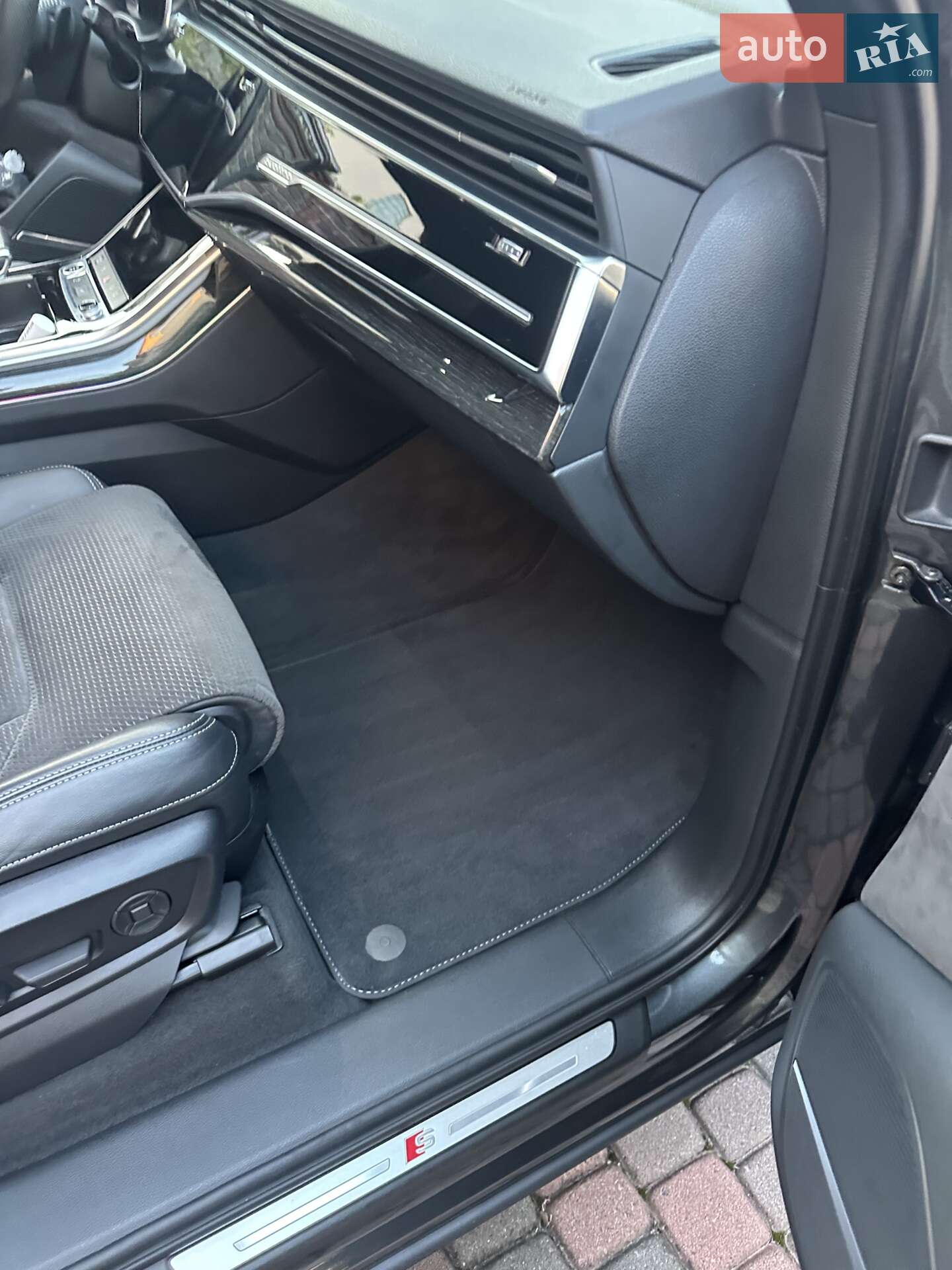 Audi Q7 2021 VIN WAUZZZ4M4MD023078 фото оголошення 13 з 33