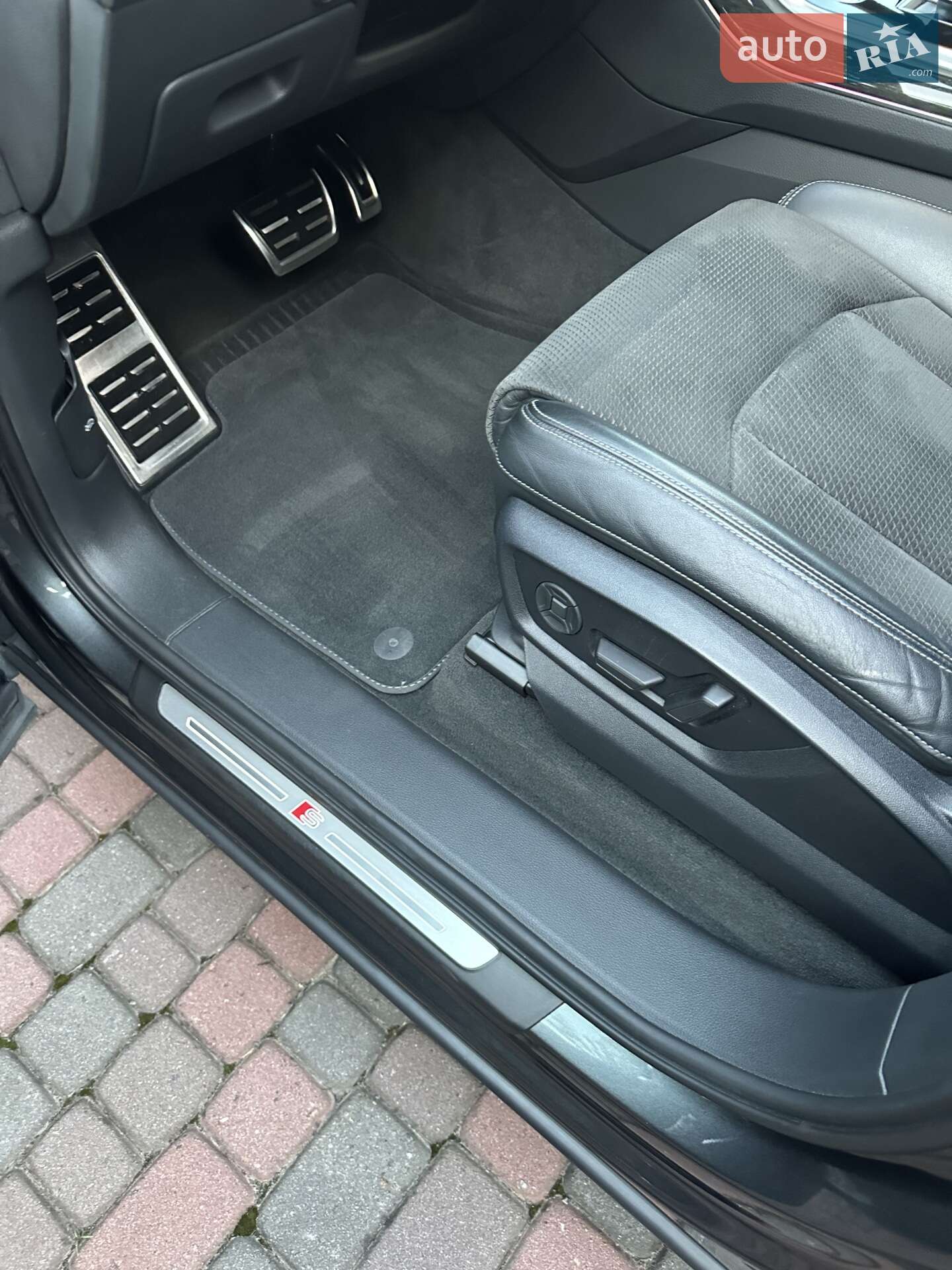 Audi Q7 2021 VIN WAUZZZ4M4MD023078 фото оголошення 18 з 33